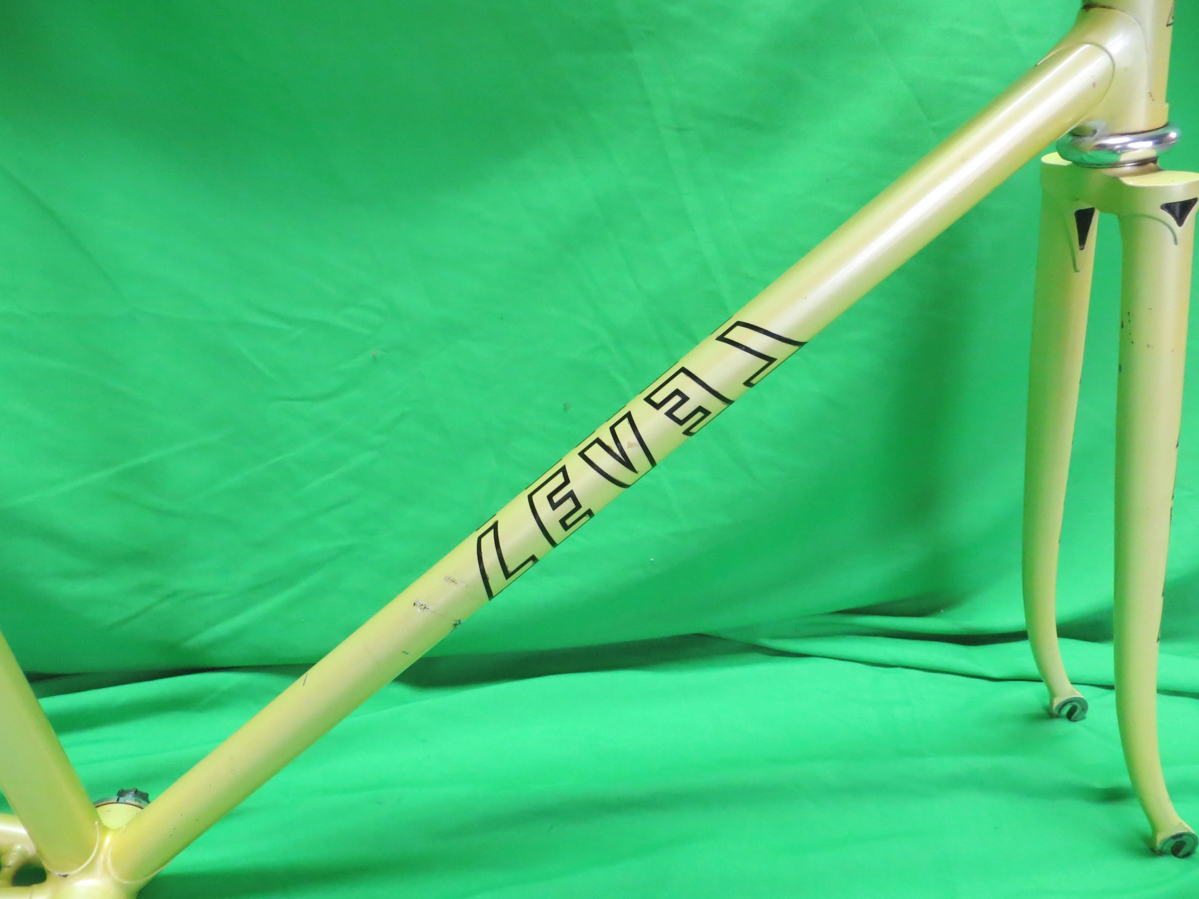 Level // Yellow // 51cm - Image 13