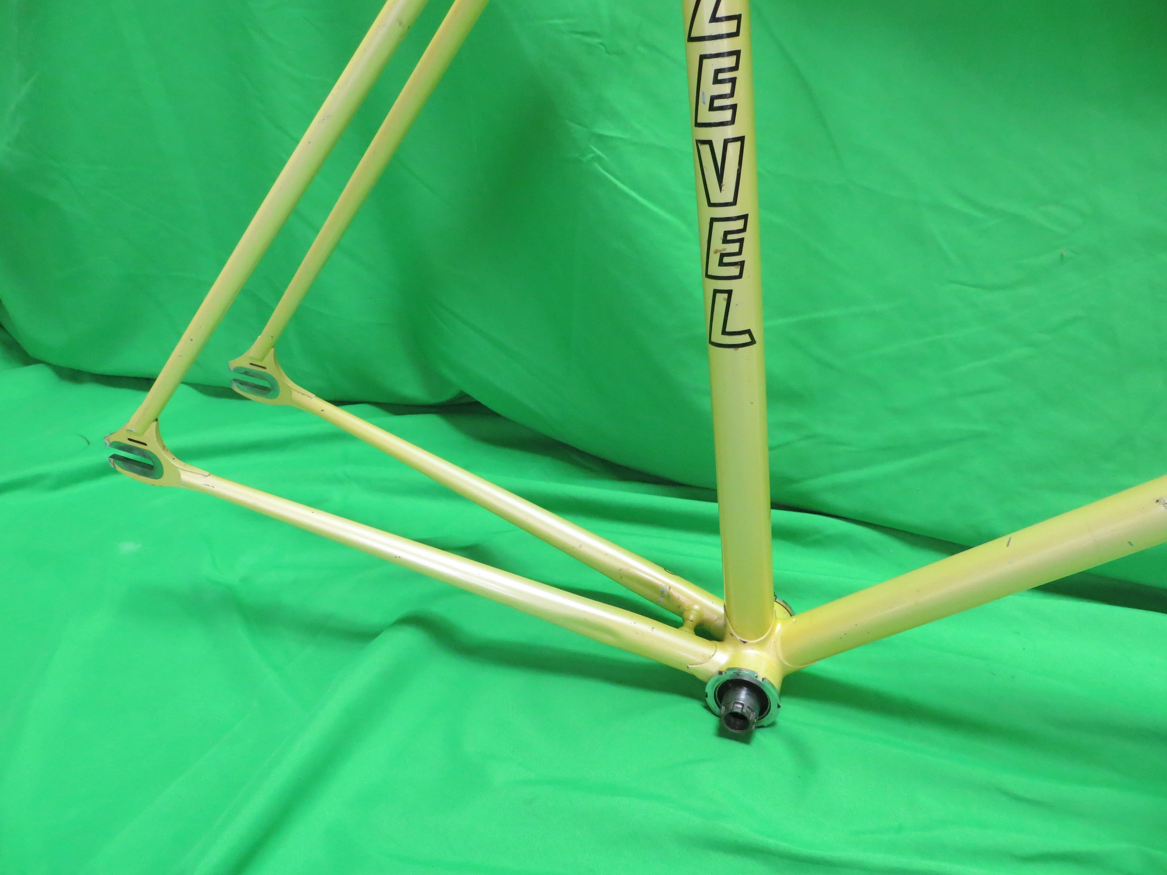 Level // Yellow // 51cm - Image 14