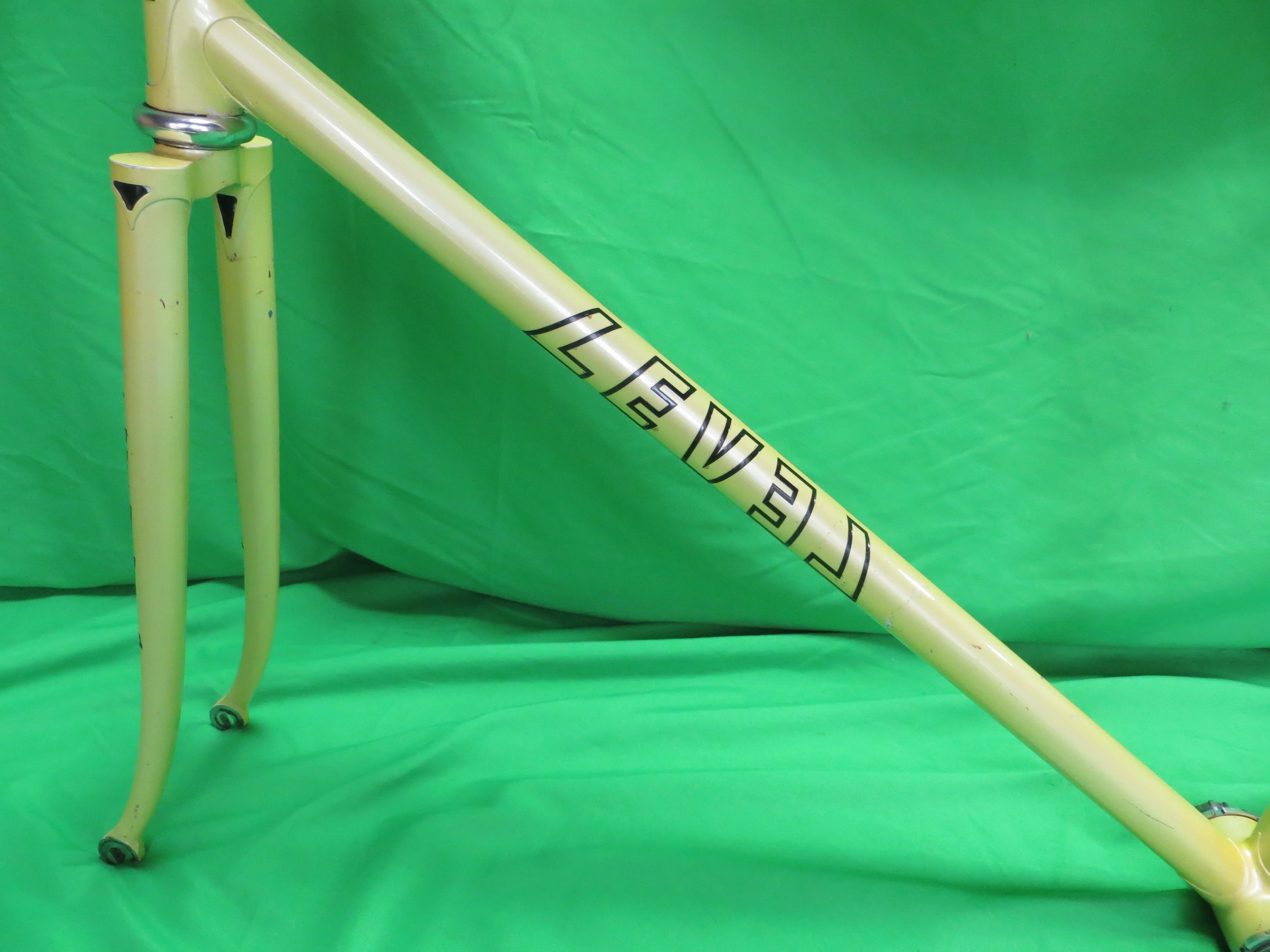 Level // Yellow // 51cm - Image 6
