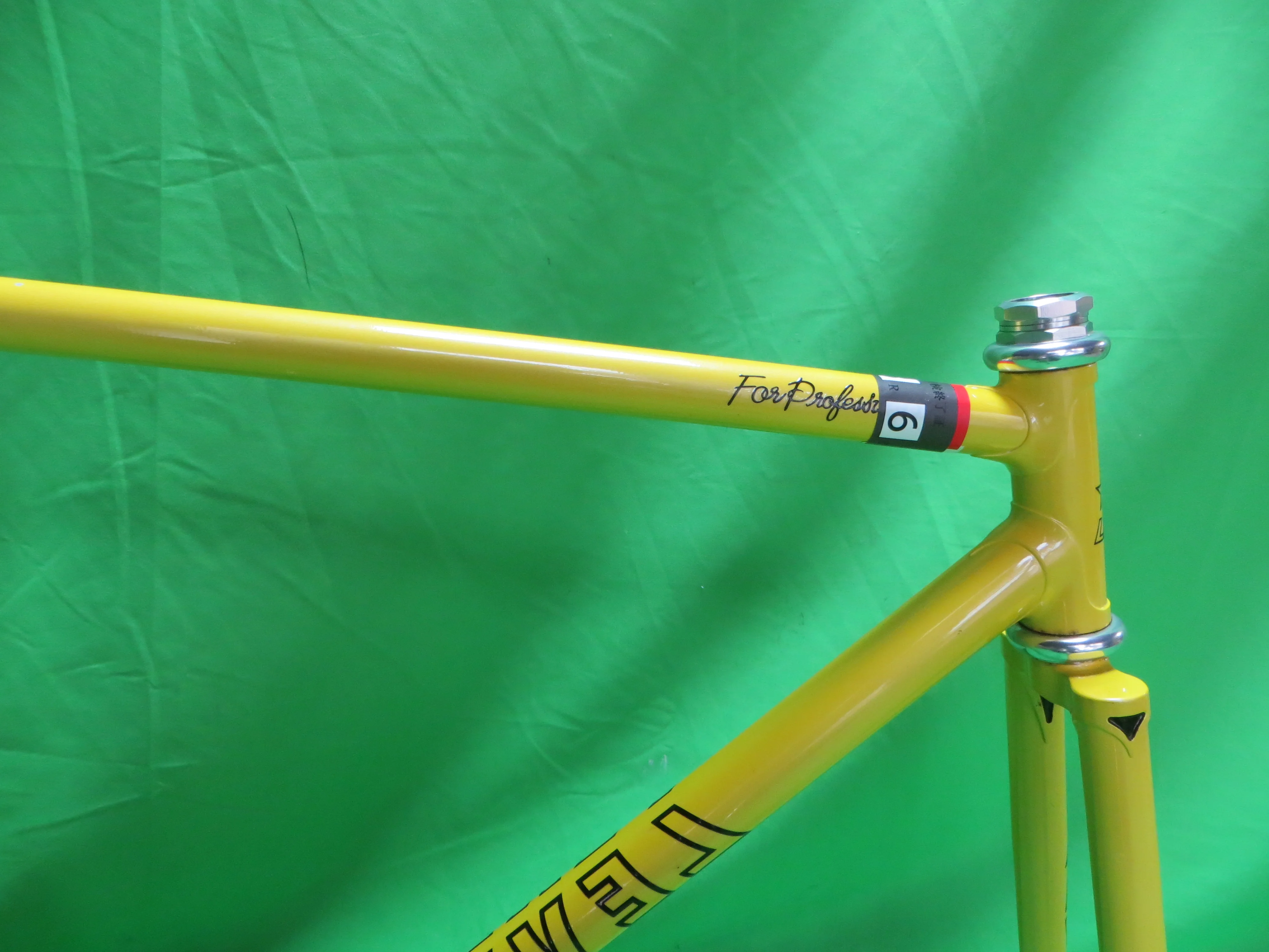 Level // Yellow Metallic // 51cm - Image 11