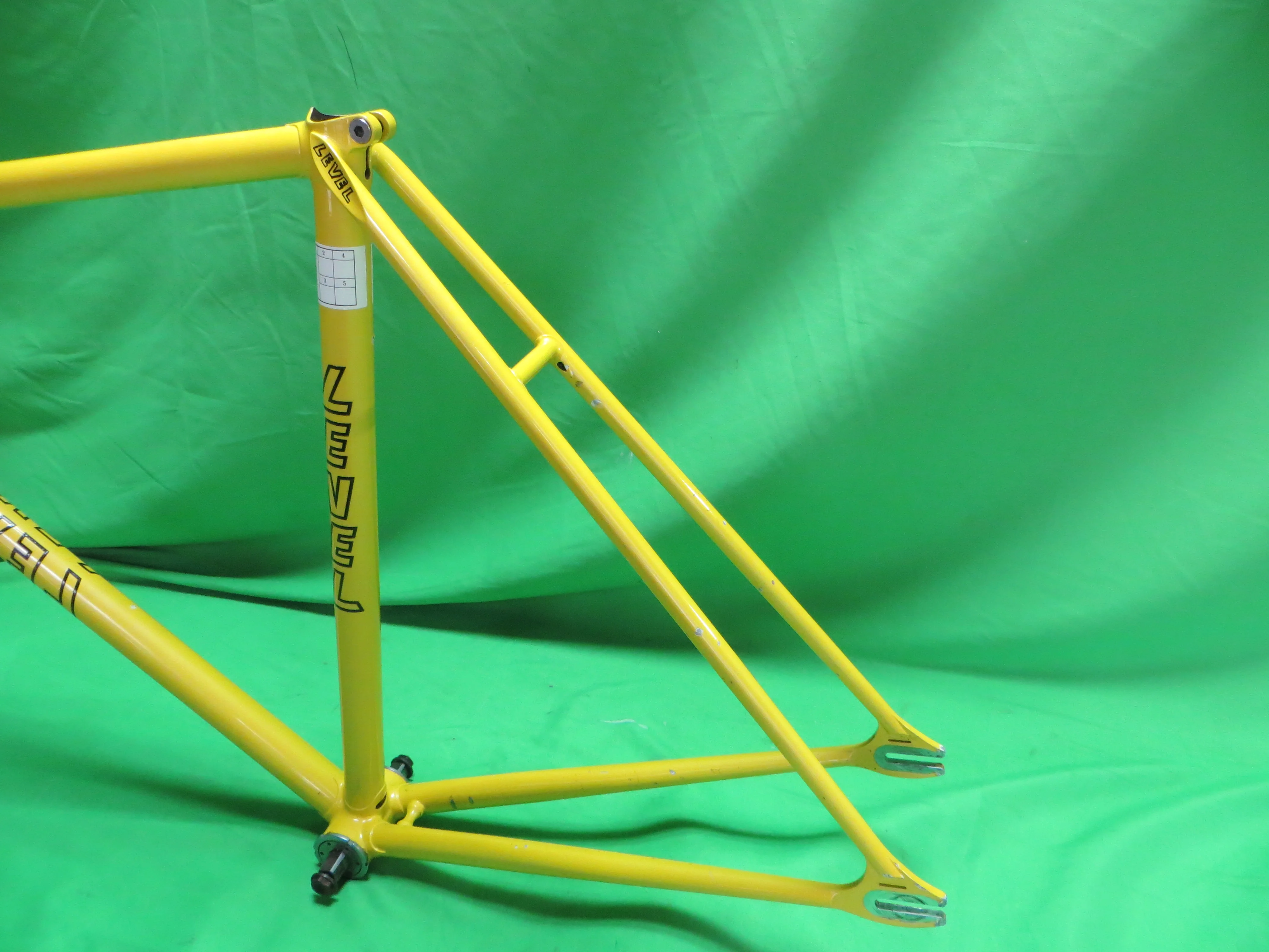Level // Yellow Metallic // 51cm - Image 8