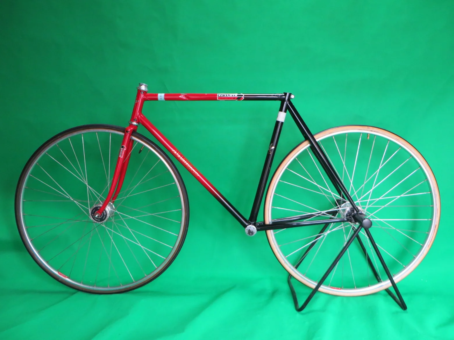 Makino 2016 // Red / Black Fade // 53cm - Image 17
