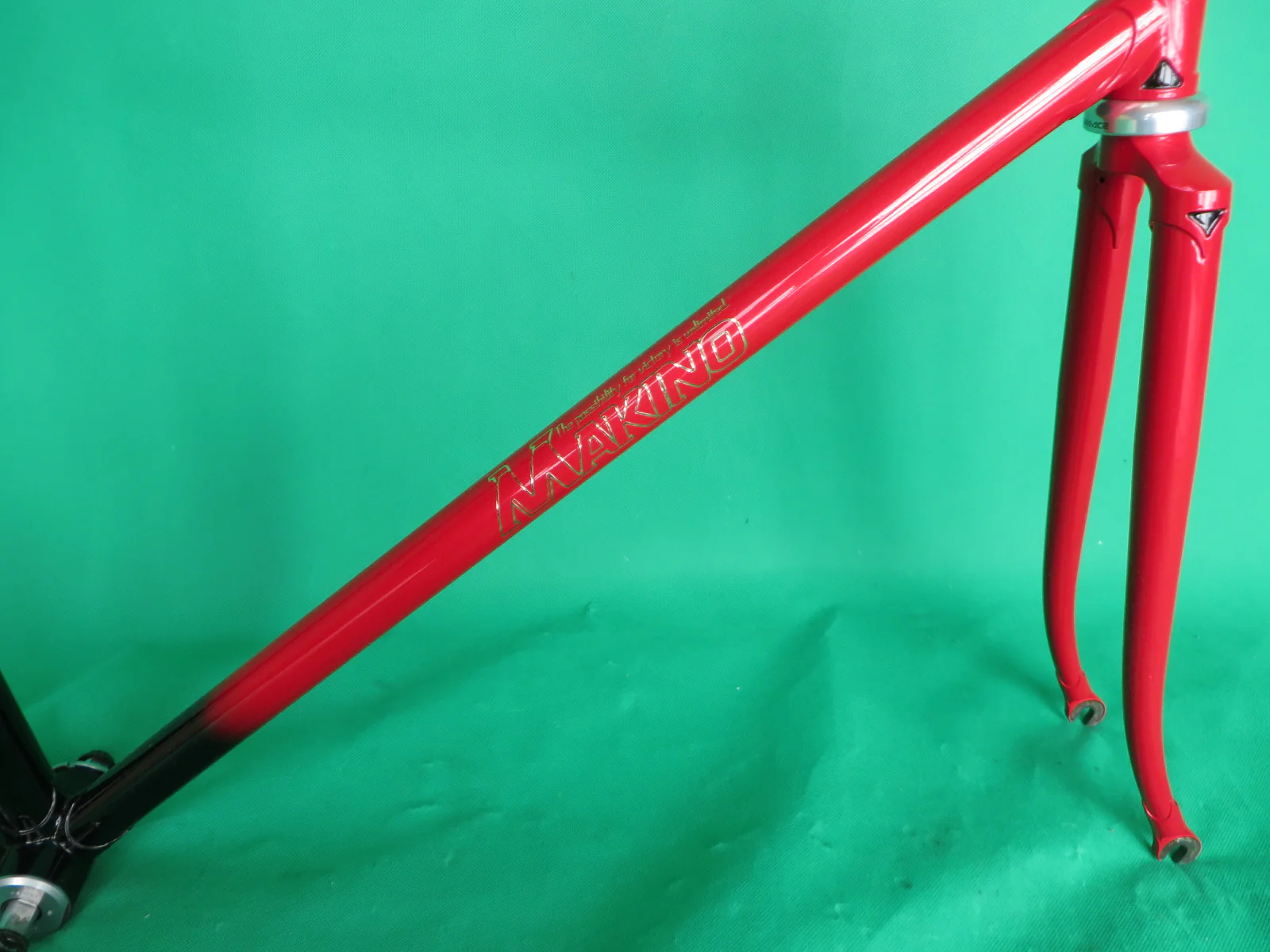 Makino 2020 // Red / Black Fade // 53cm - Image 13