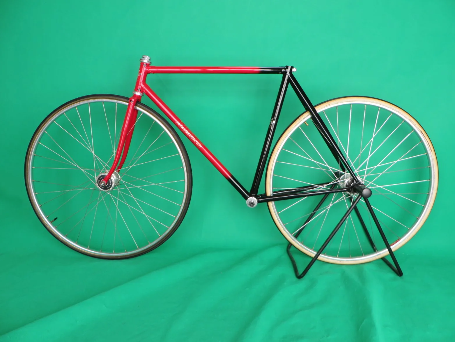 Makino 2020 // Red / Black Fade // 53cm - Image 16