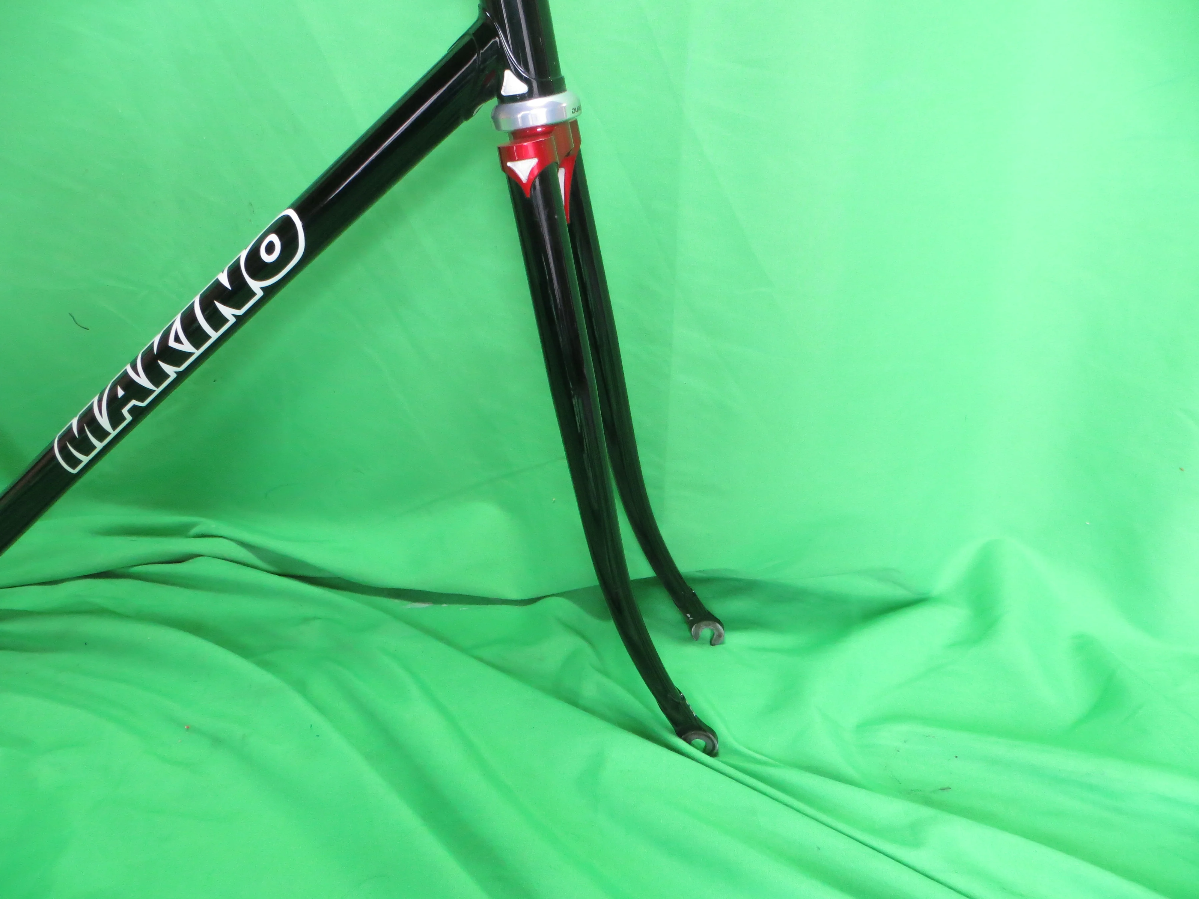 Makino // Black / Red Metallic // 53cm - Image 10