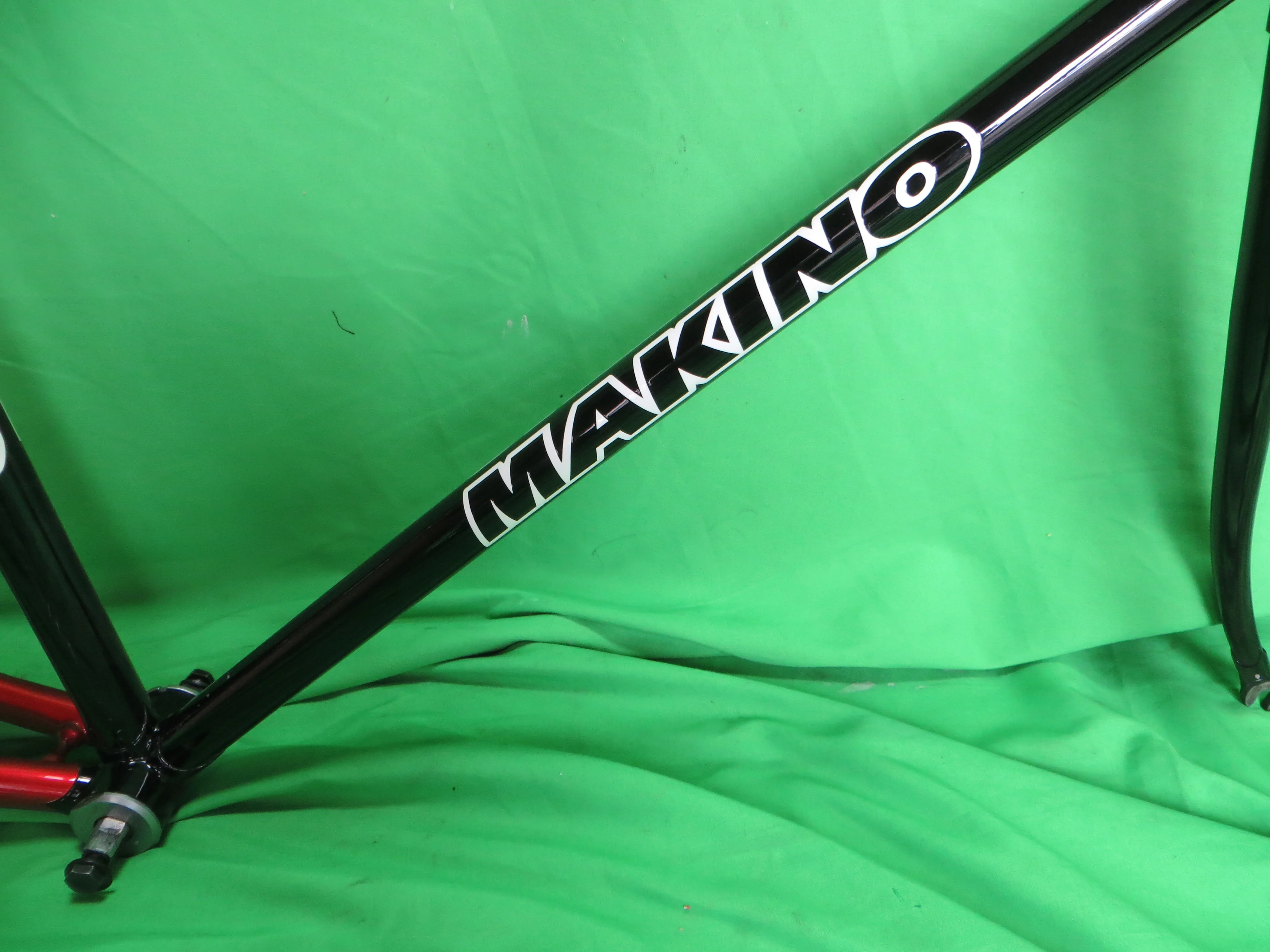 Makino // Black / Red Metallic // 53cm - Image 13