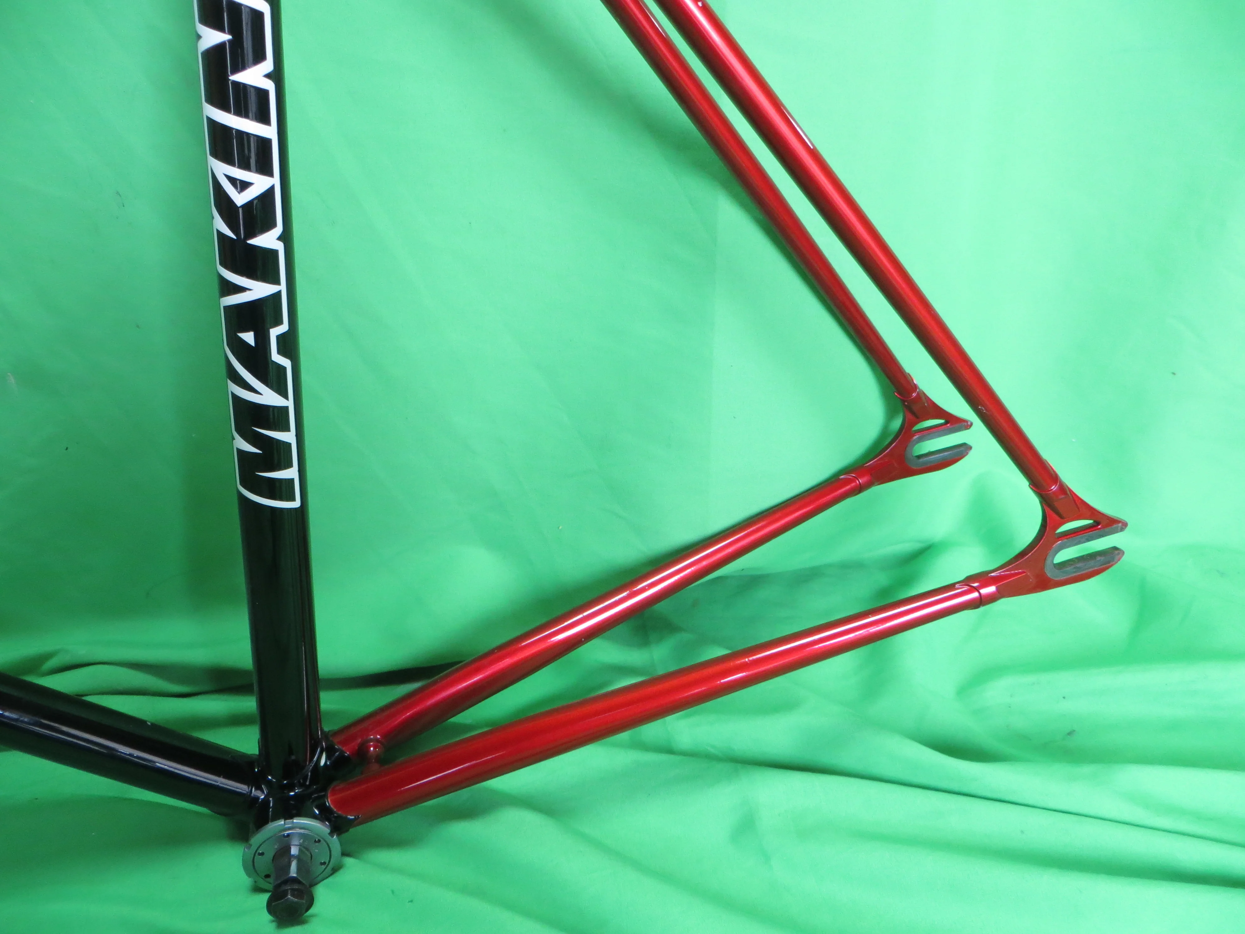 Makino // Black / Red Metallic // 53cm - Image 7