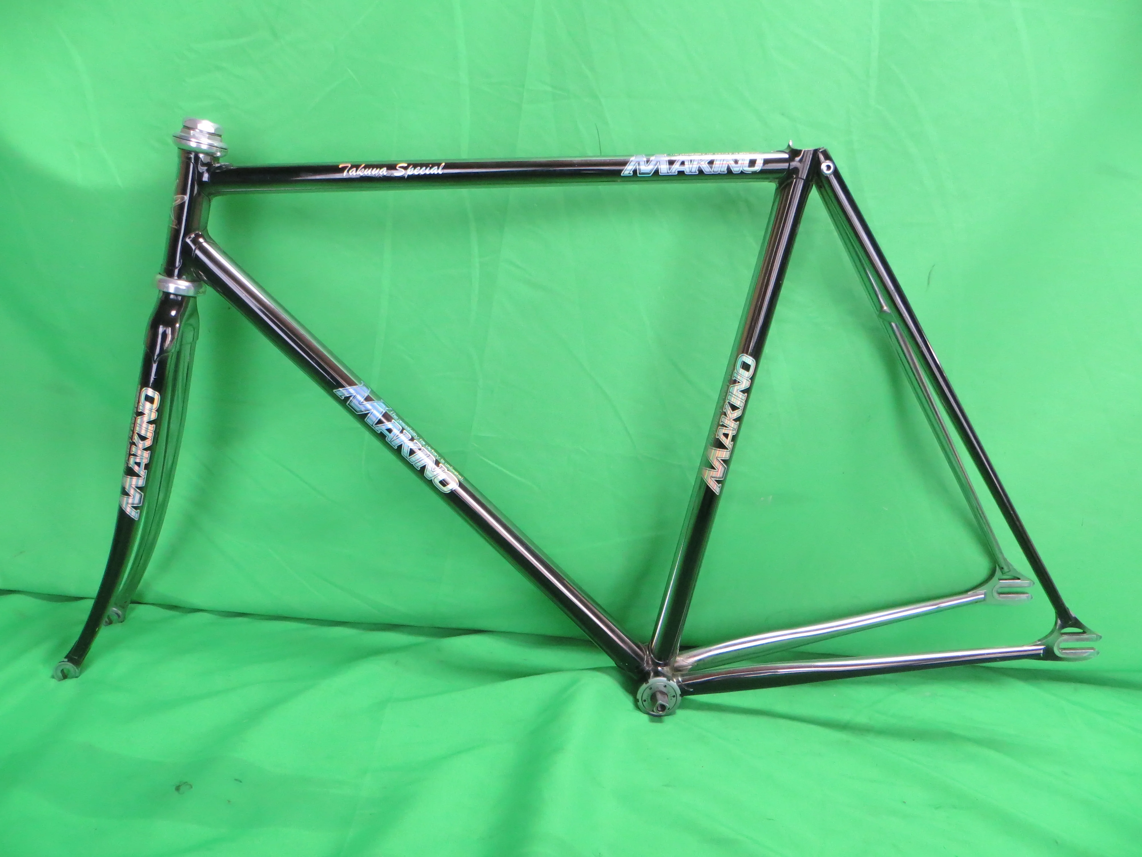 Makino // Candy Black / Chrome Plated // 53cm