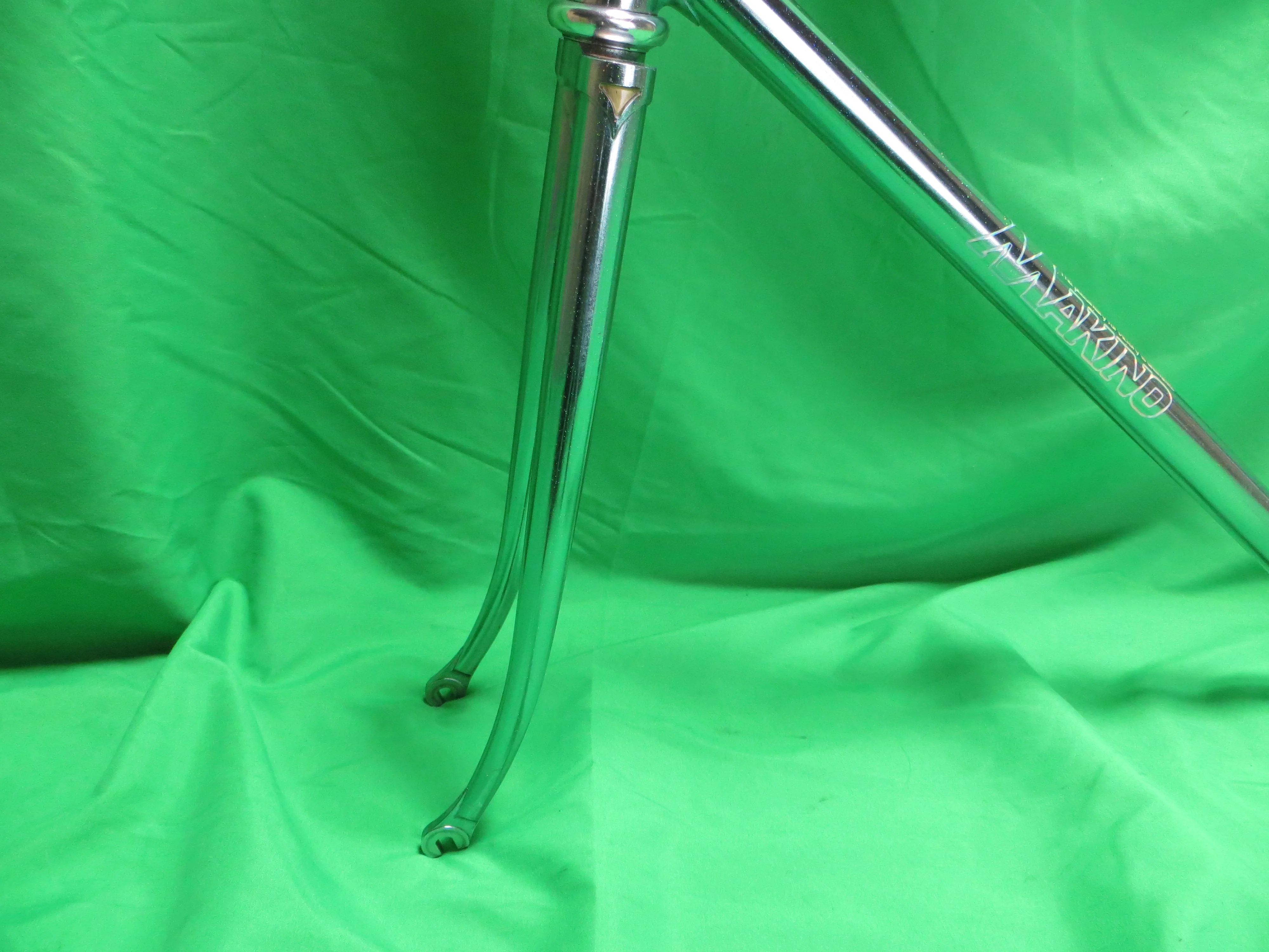 Makino // Candy Sky Blue Metallic with Rainbow Flake // 52.5cm - Image 3