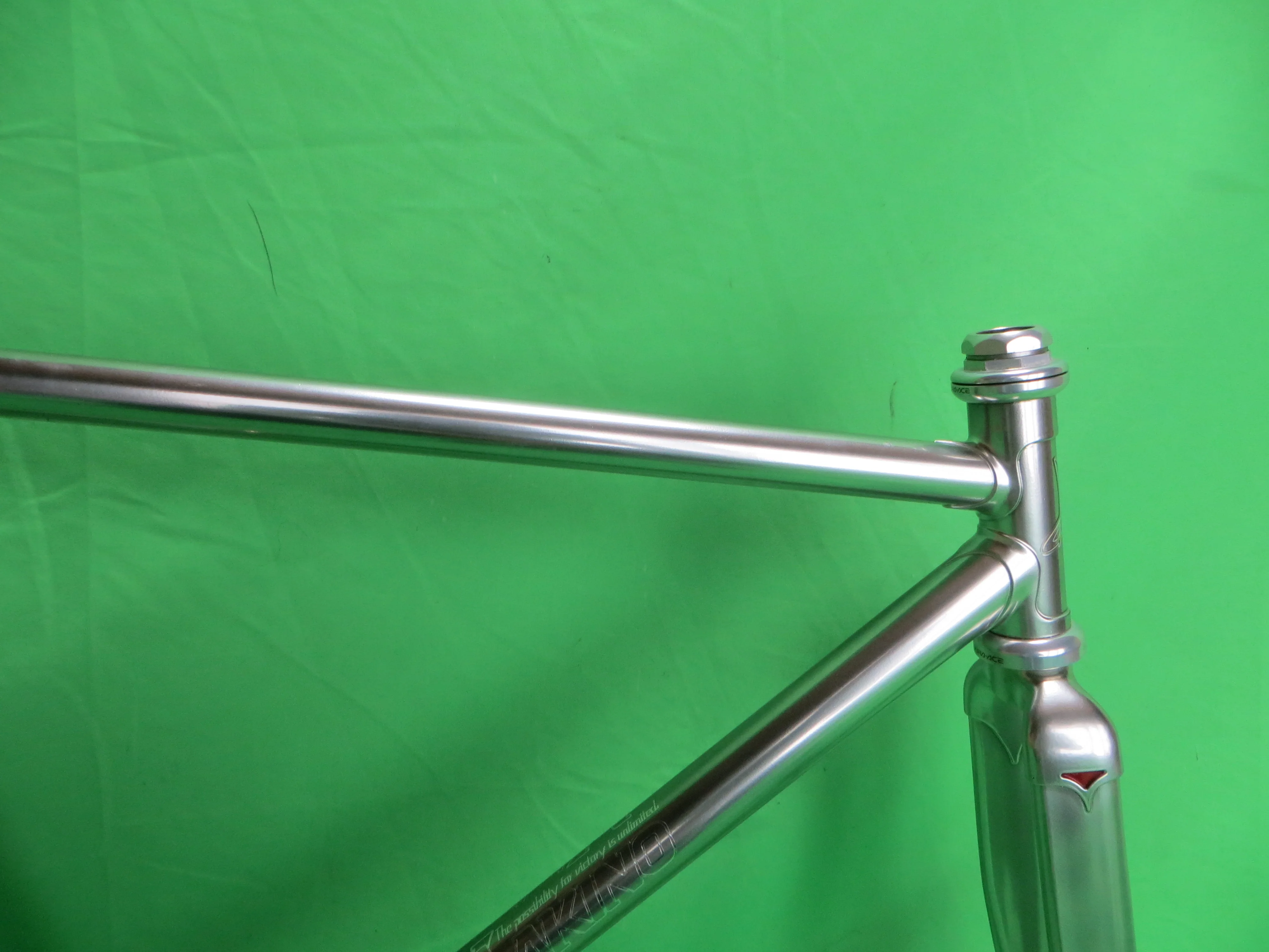 Makino Columbus Max Fork // Mach Silver / Candy Red Fade // 50cm - Image 11