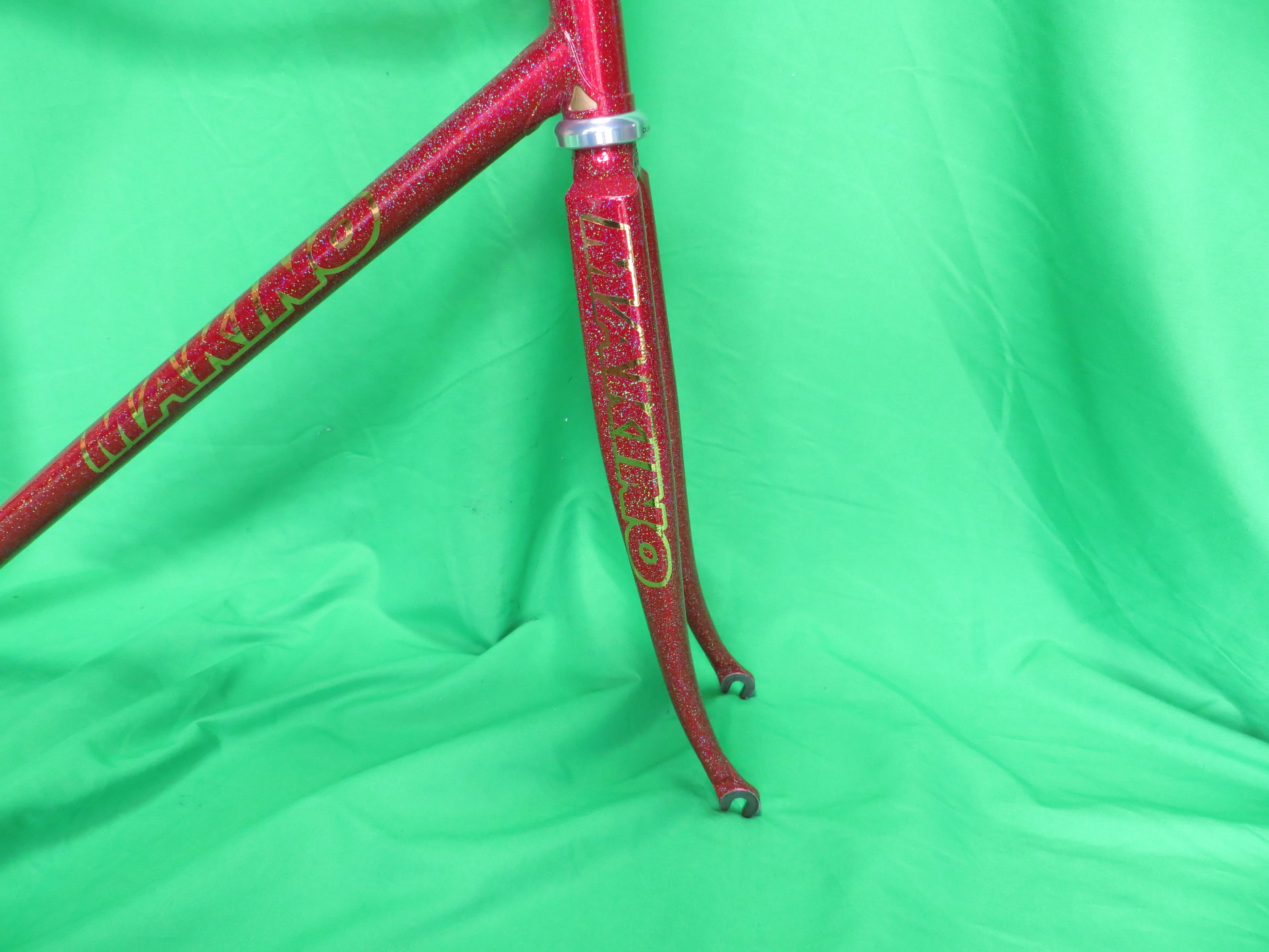 Makino Columbus Max Fork  // Red Metallic with Super Rainbow Flake // 54.5cm - Image 10