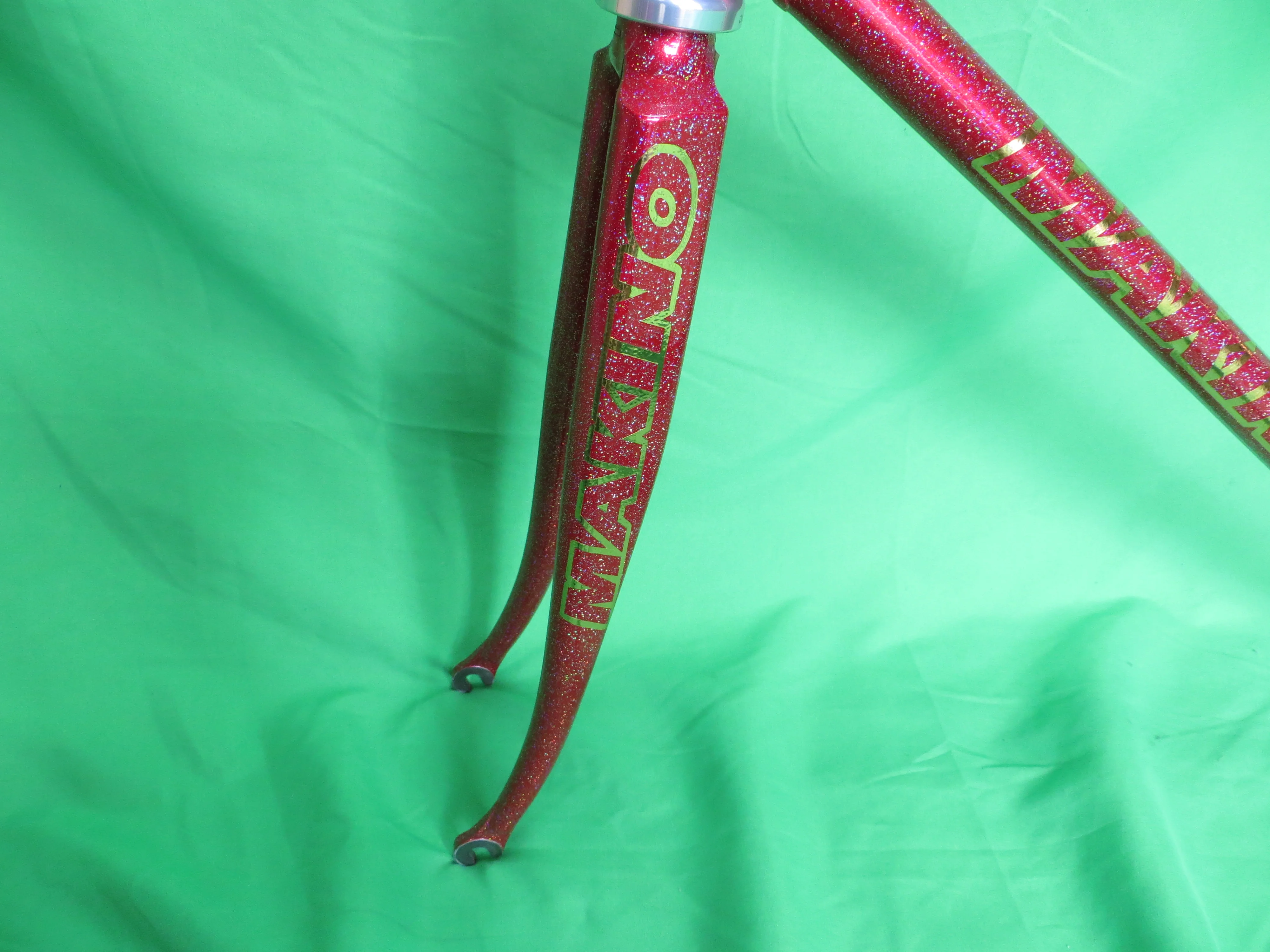 Makino Columbus Max Fork  // Red Metallic with Super Rainbow Flake // 54.5cm - Image 3