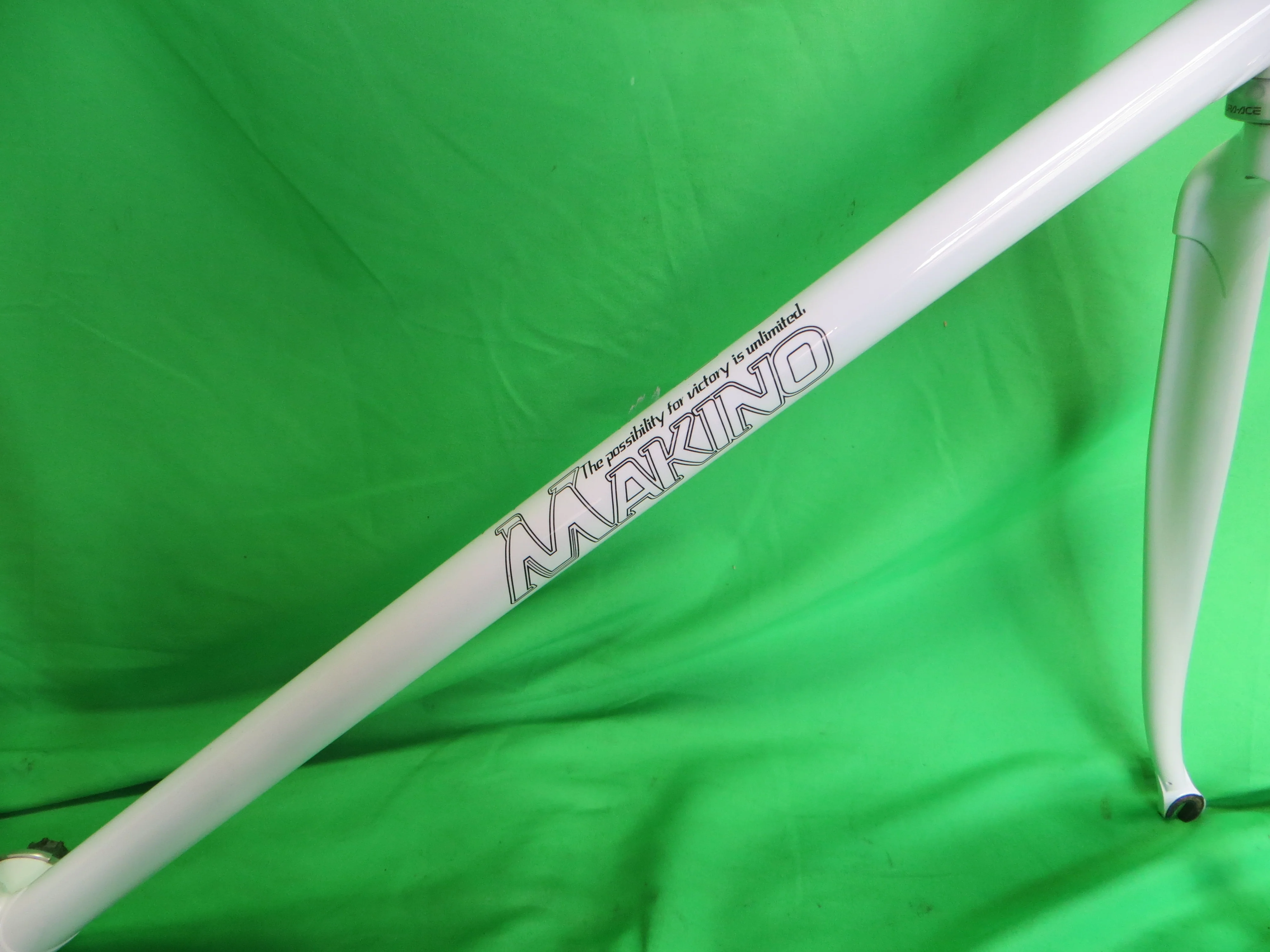 Makino Columbus Max Fork // White // 55.5cm - Image 13