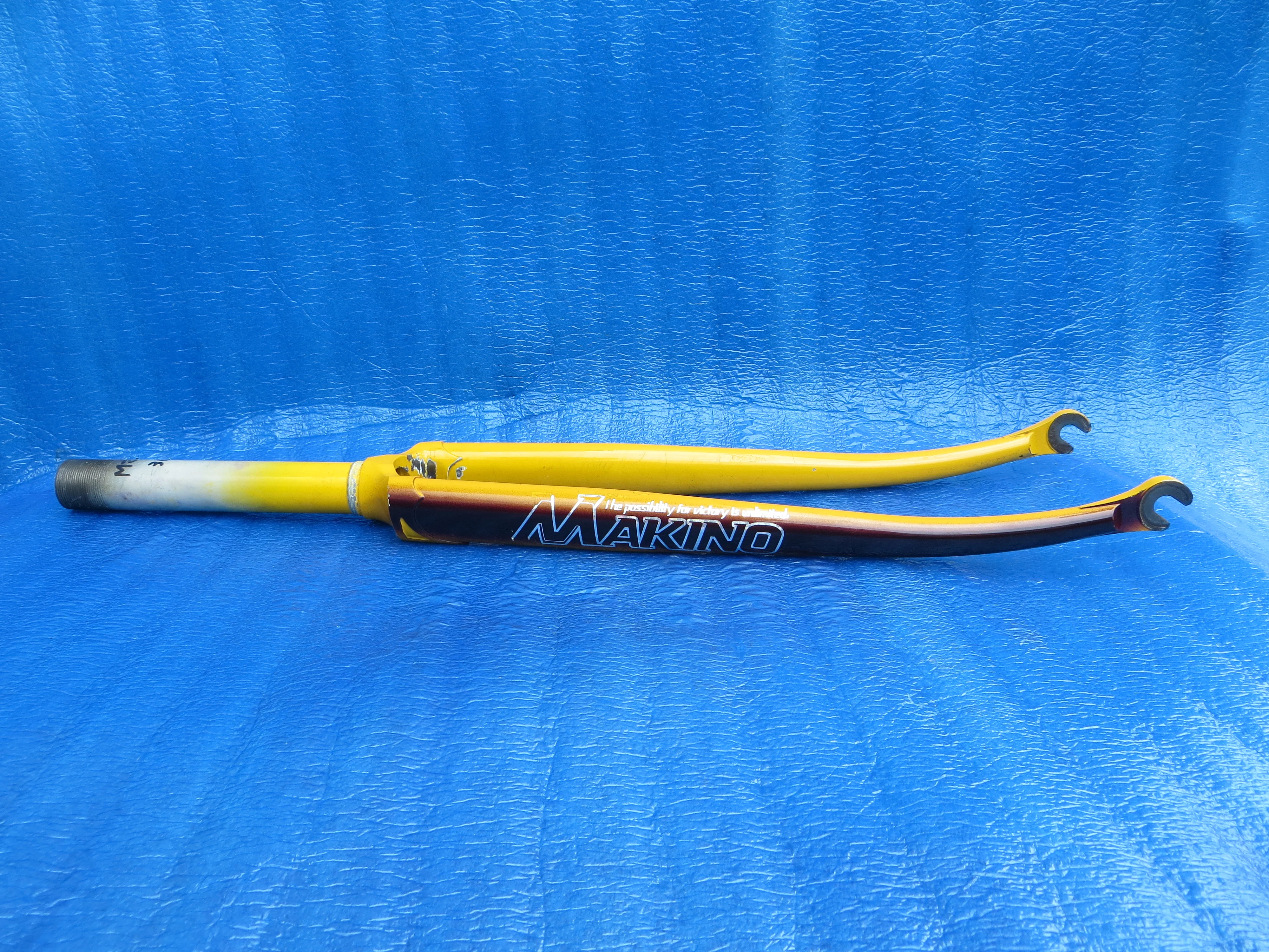 Makino Front Fork 152mm steering Column 9mm Slot /260503
