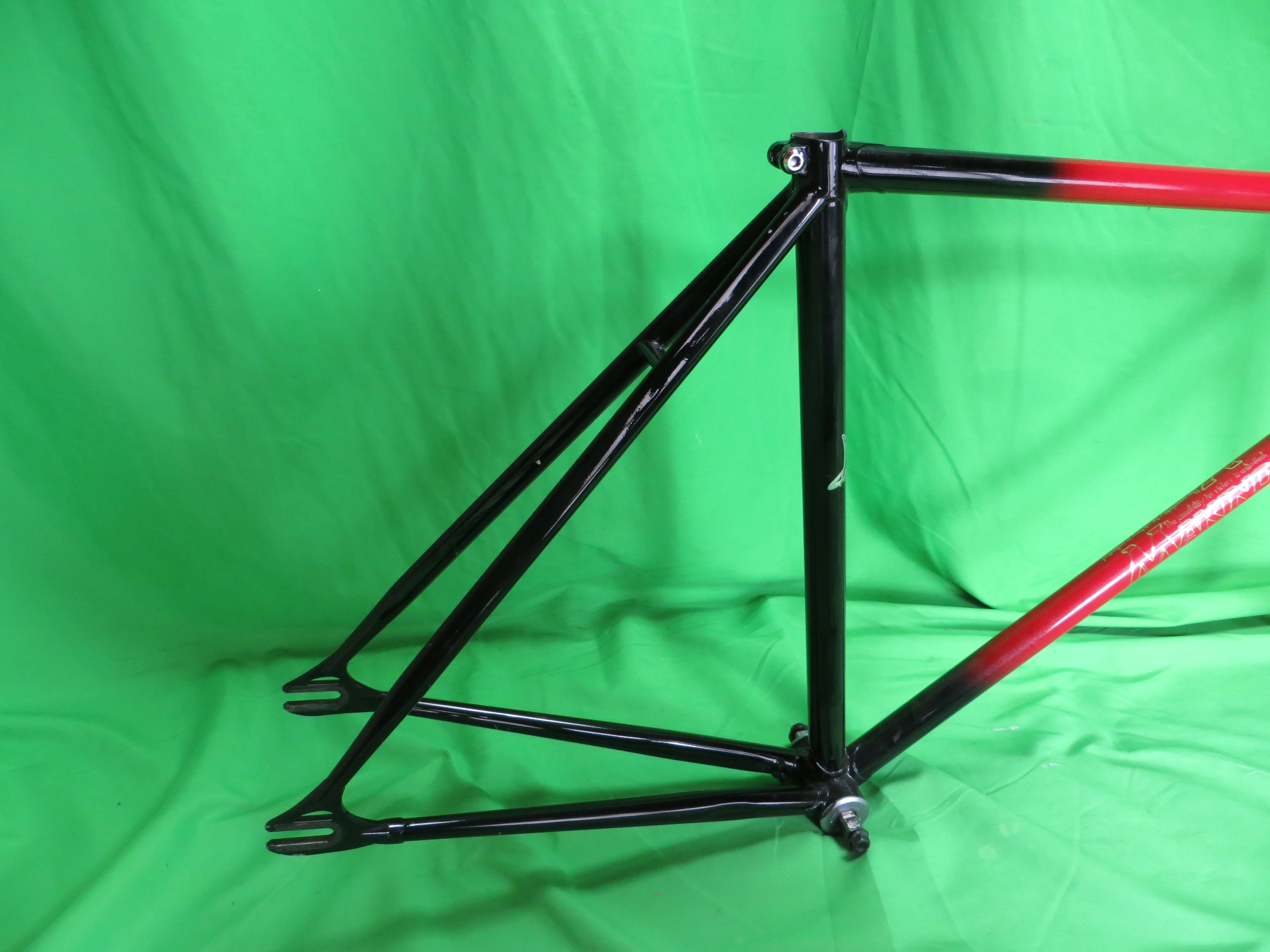 Makino // Red / Black Fade // 50.5cm - Image 15