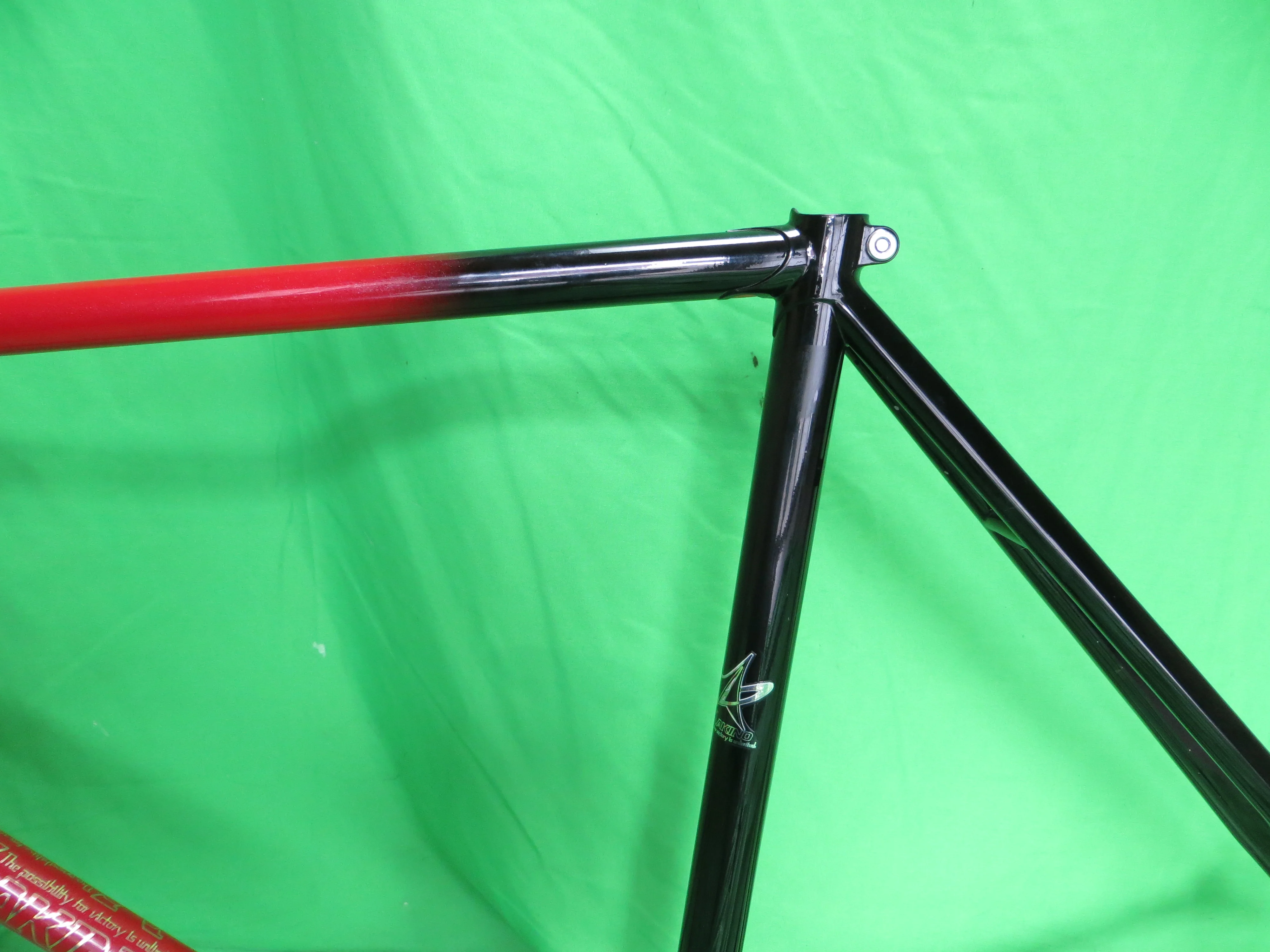 Makino // Red / Black Fade // 50.5cm - Image 5