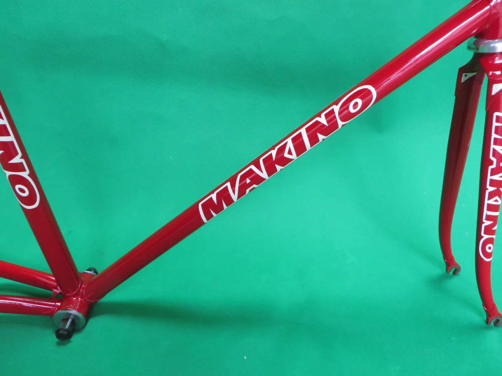 Makino  // Red Metallic // 52.5cm - Image 13