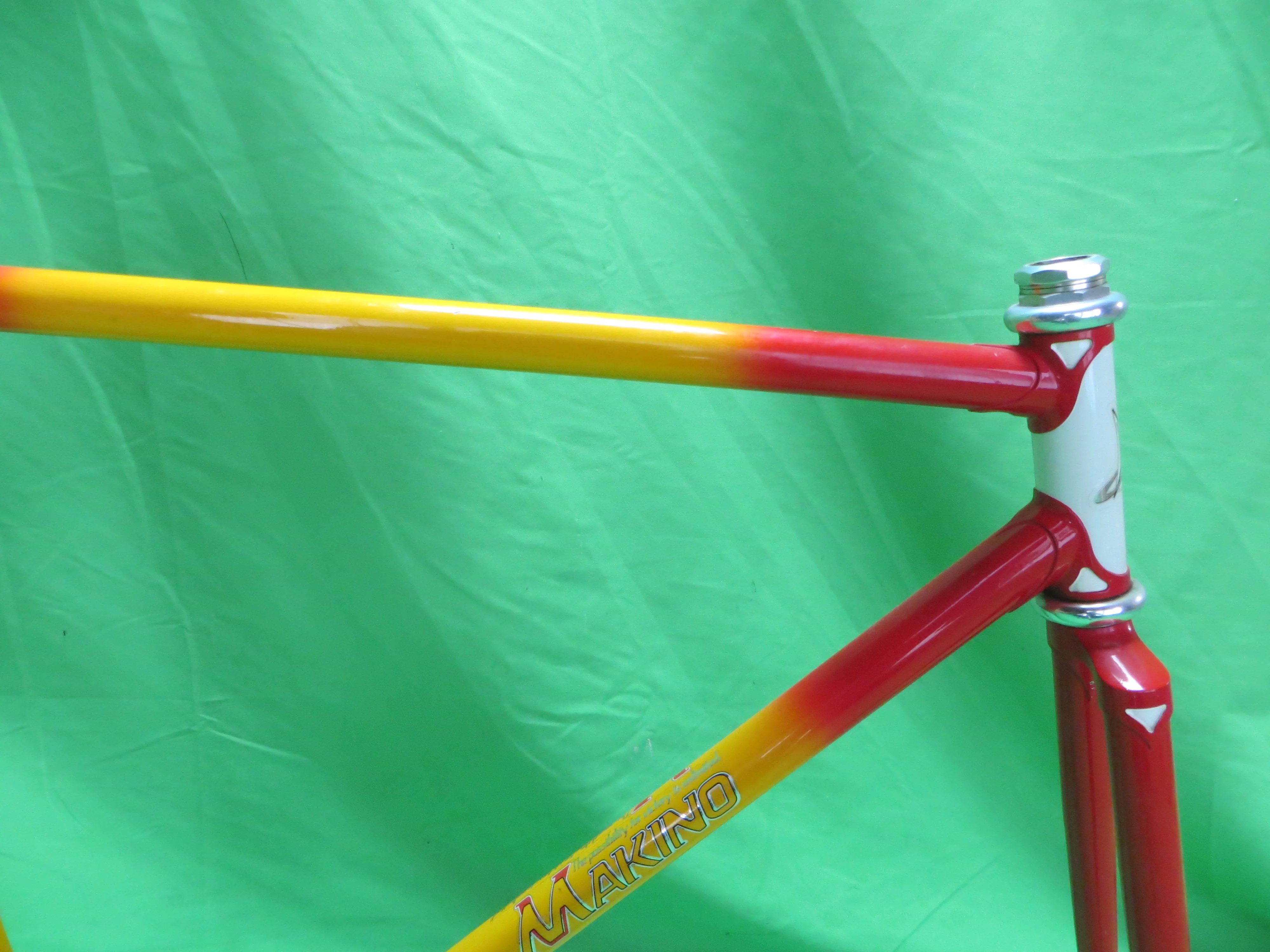 Makino // Red / Yellow / White Tri-color // 52cm - Image 11