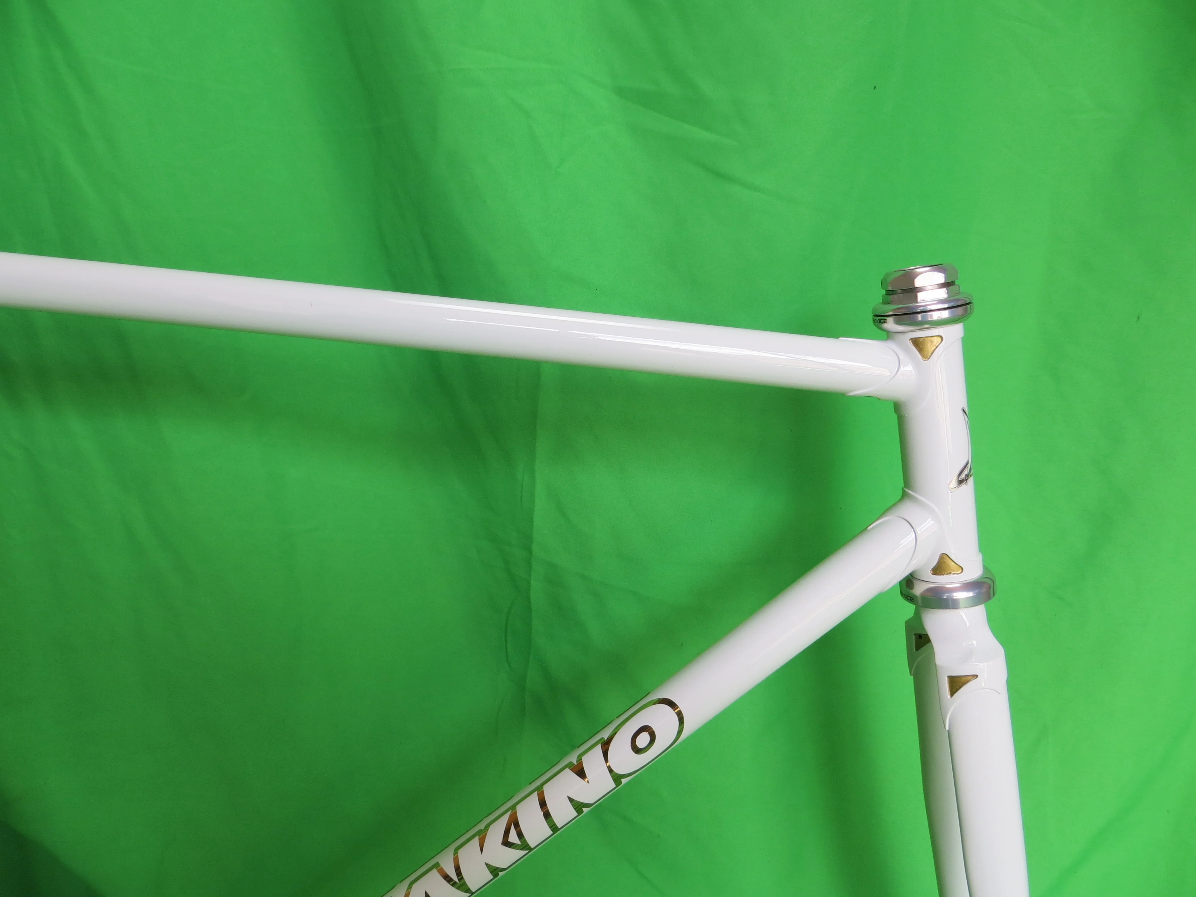 Makino // White // 53.5cm - Image 11