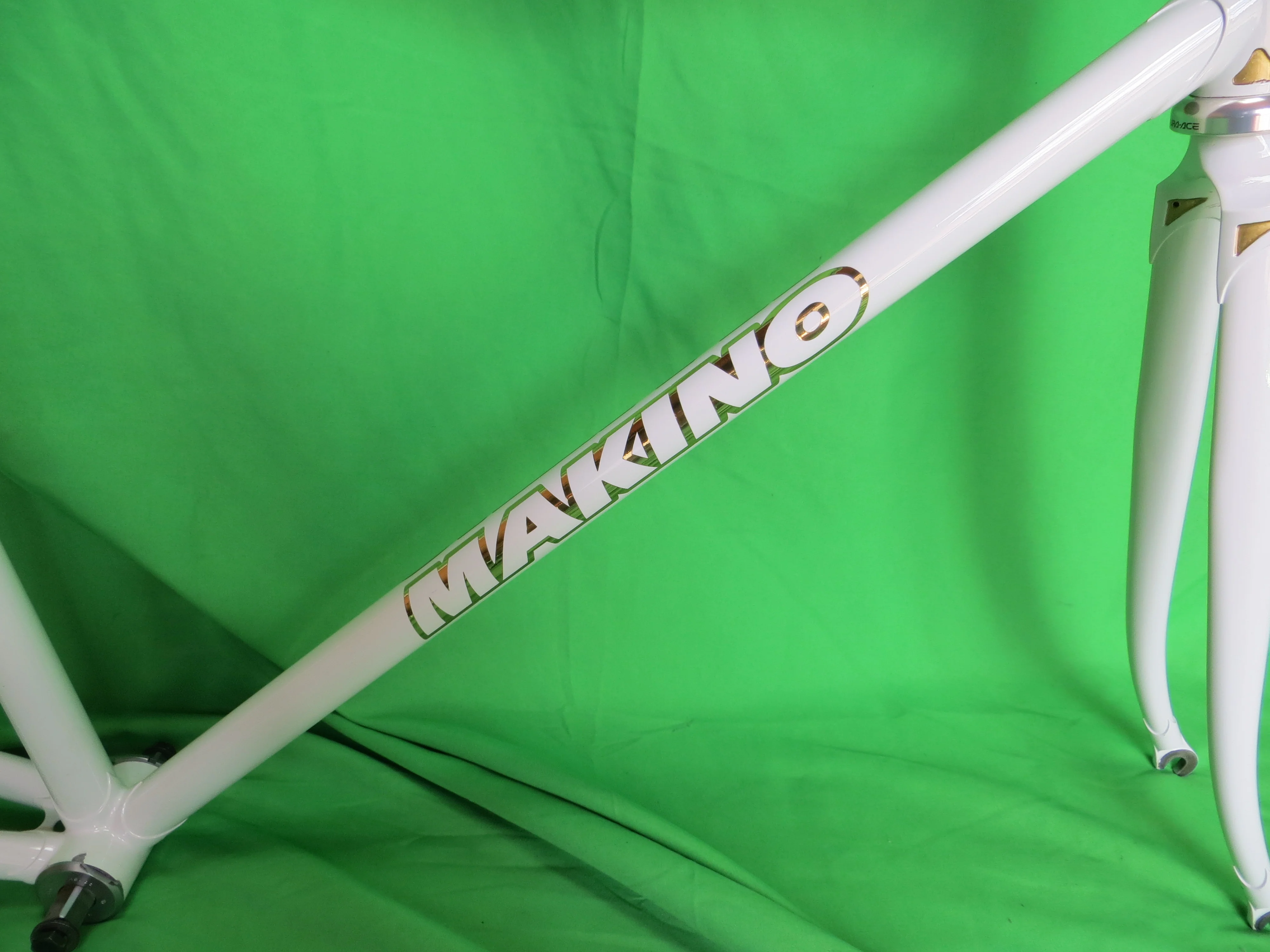 Makino // White // 53.5cm - Image 13
