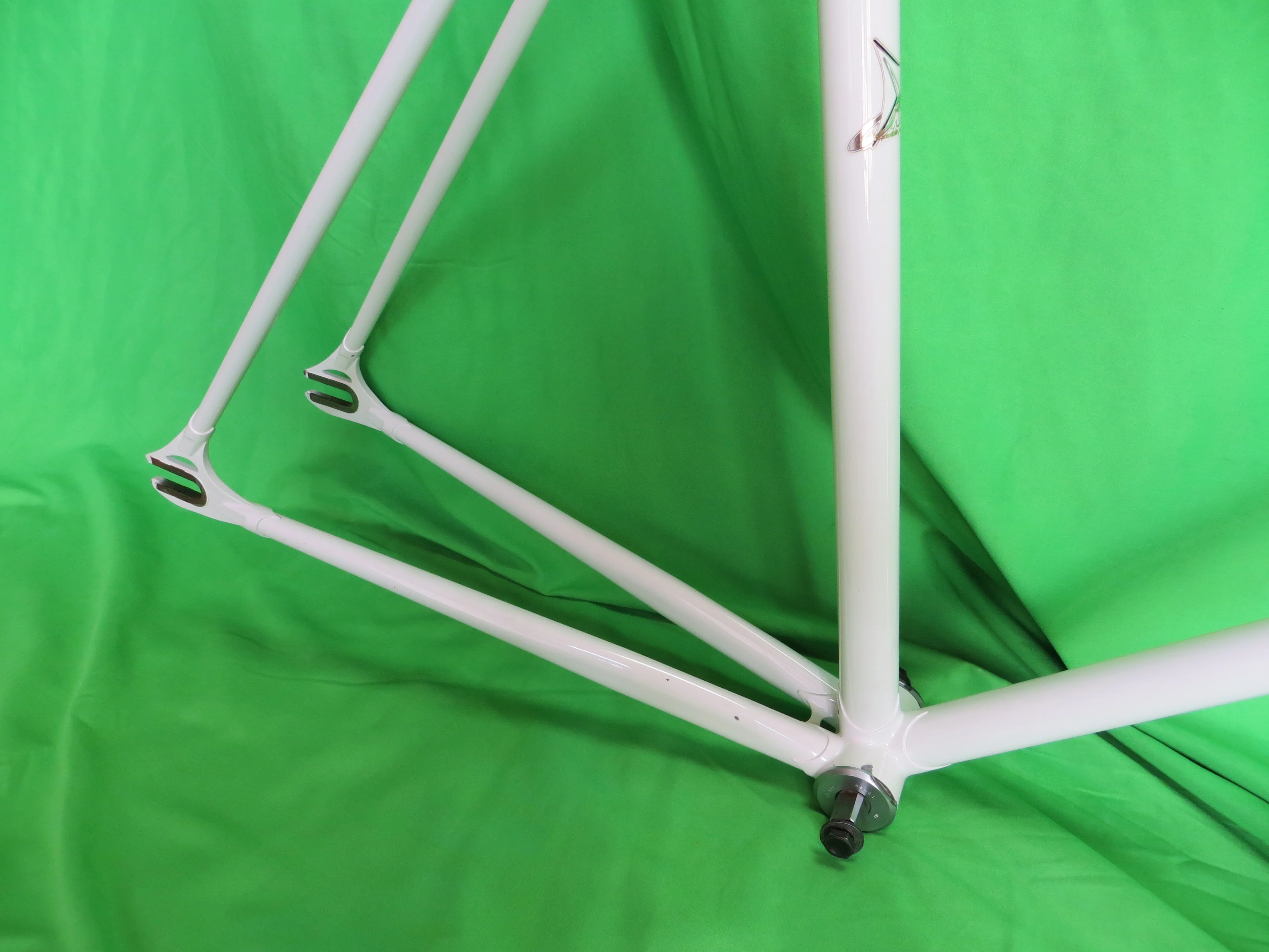 Makino // White // 53.5cm - Image 14