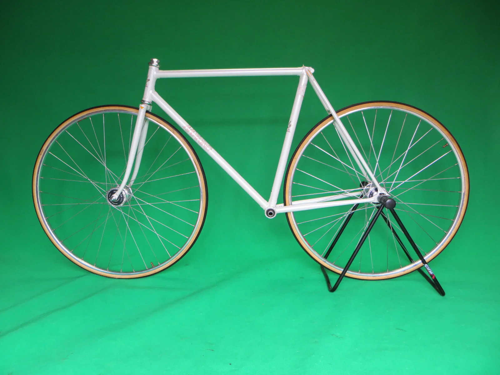 MAKINO // White 2003 // 53cm - Image 16
