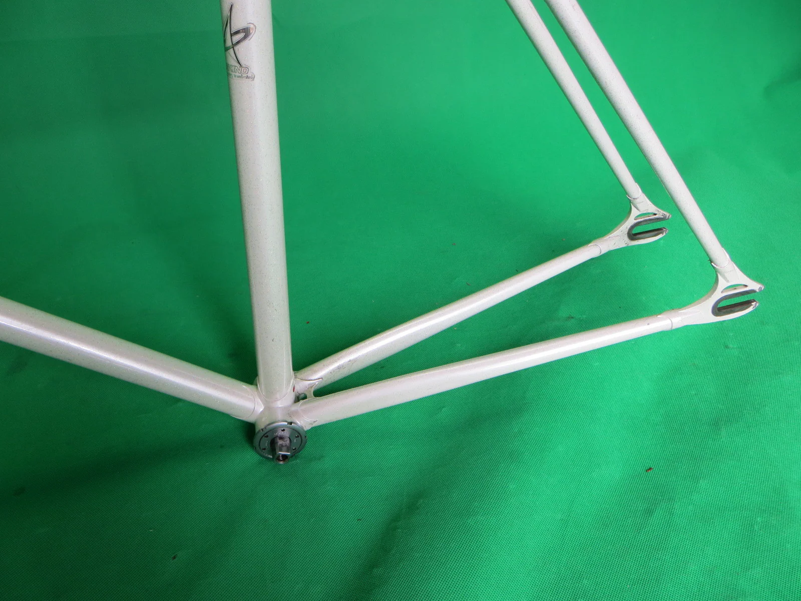MAKINO // White flake // 53.5cm - Image 8