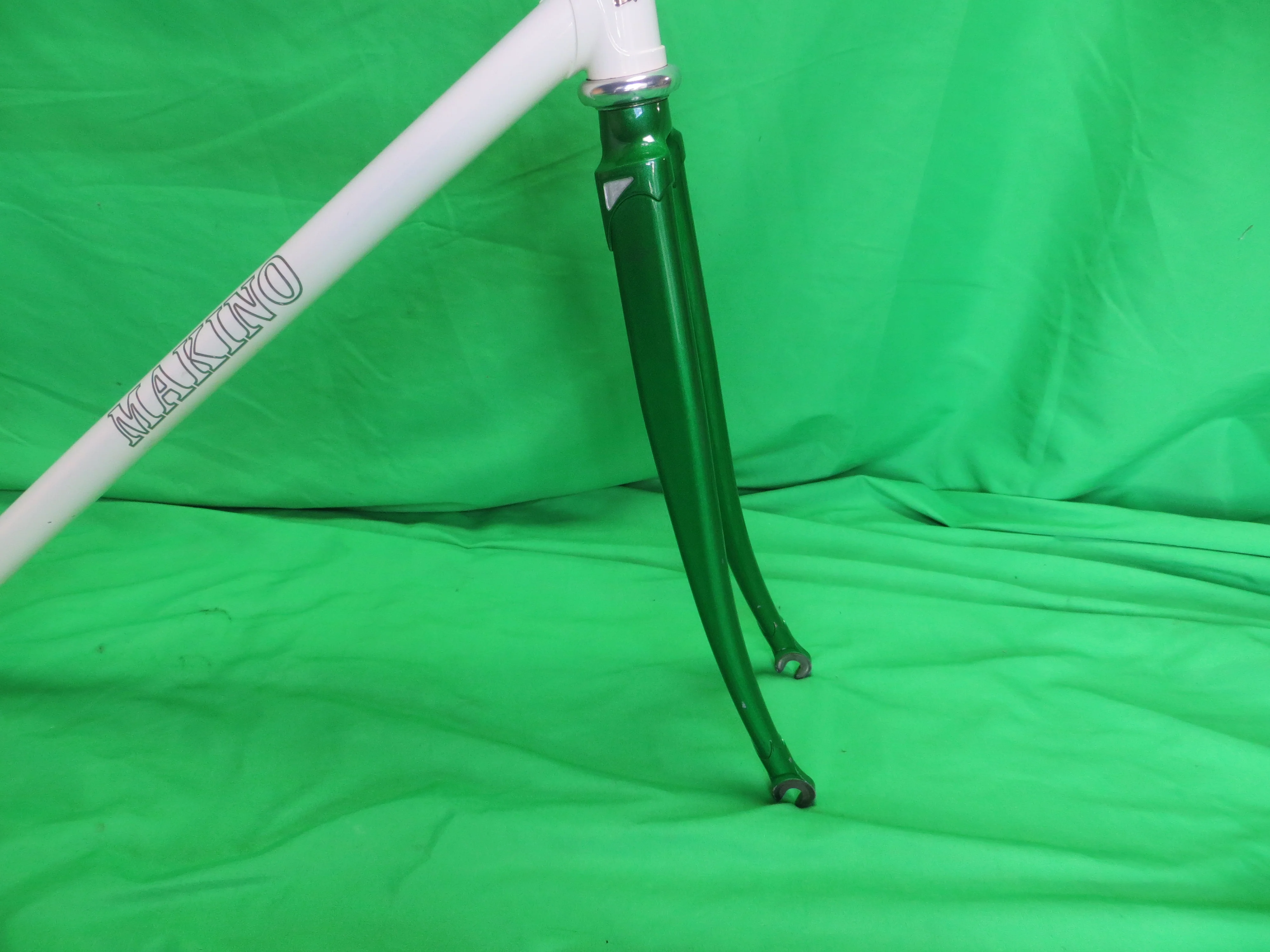 Makino // White / Green Metallic // 47.5cm - Image 10