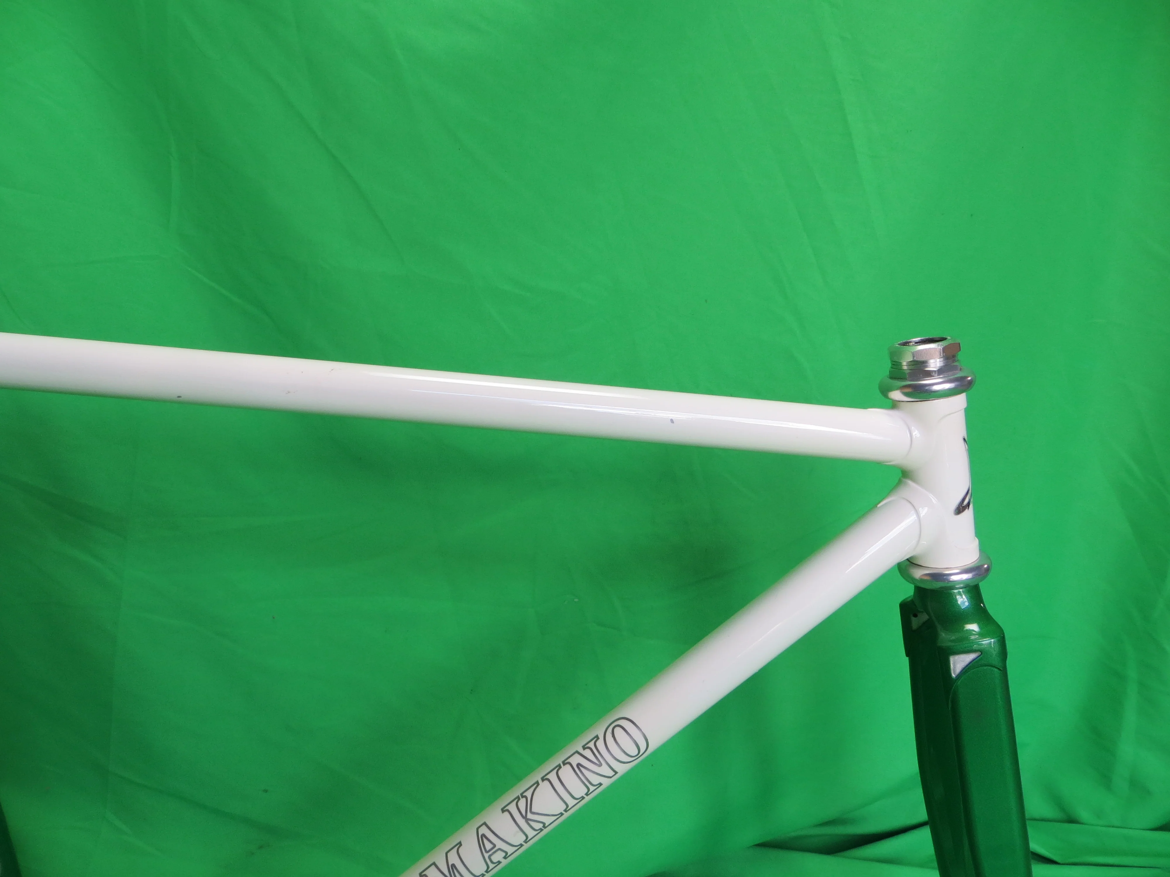 Makino // White / Green Metallic // 47.5cm - Image 11