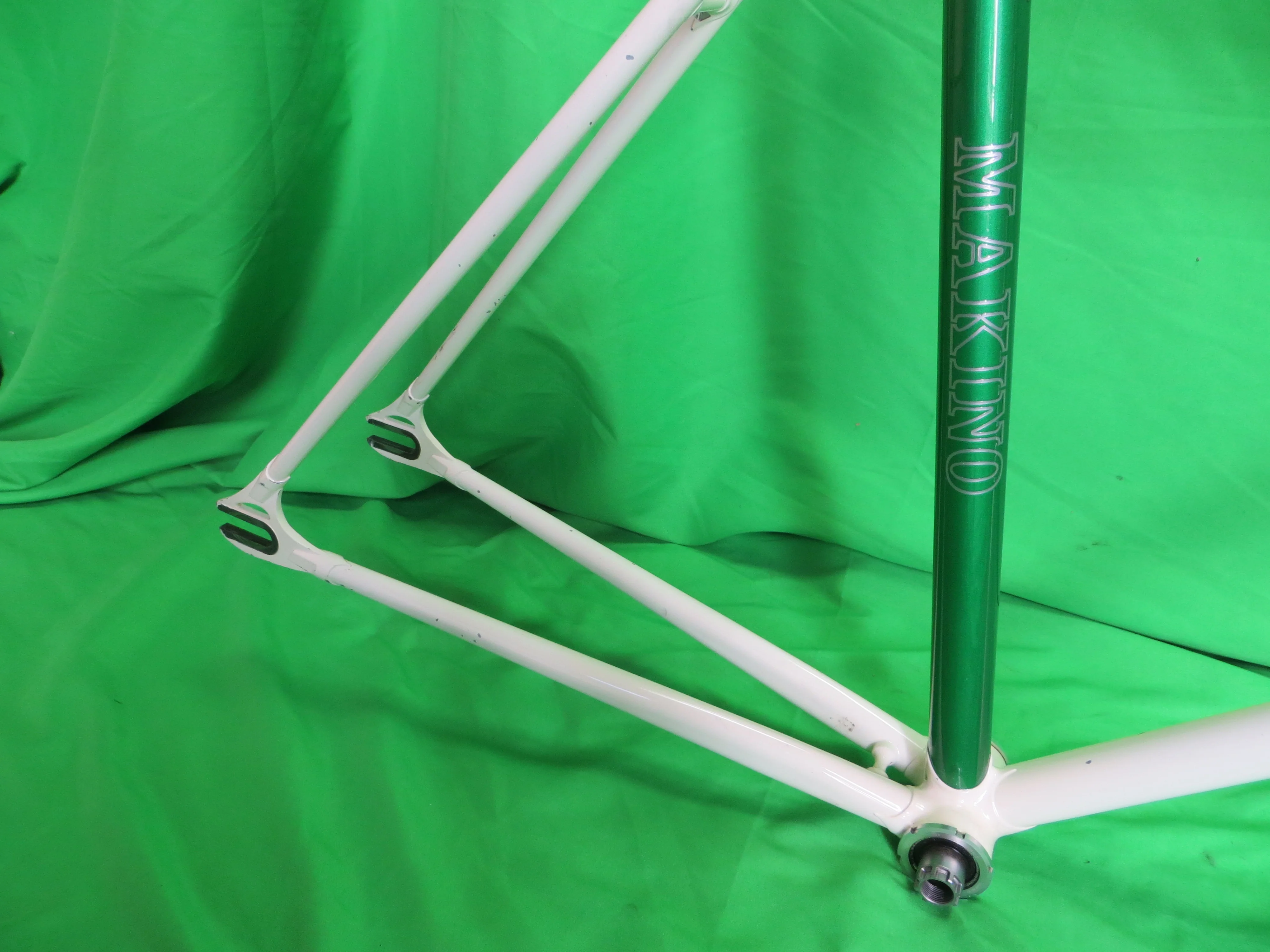 Makino // White / Green Metallic // 47.5cm - Image 14