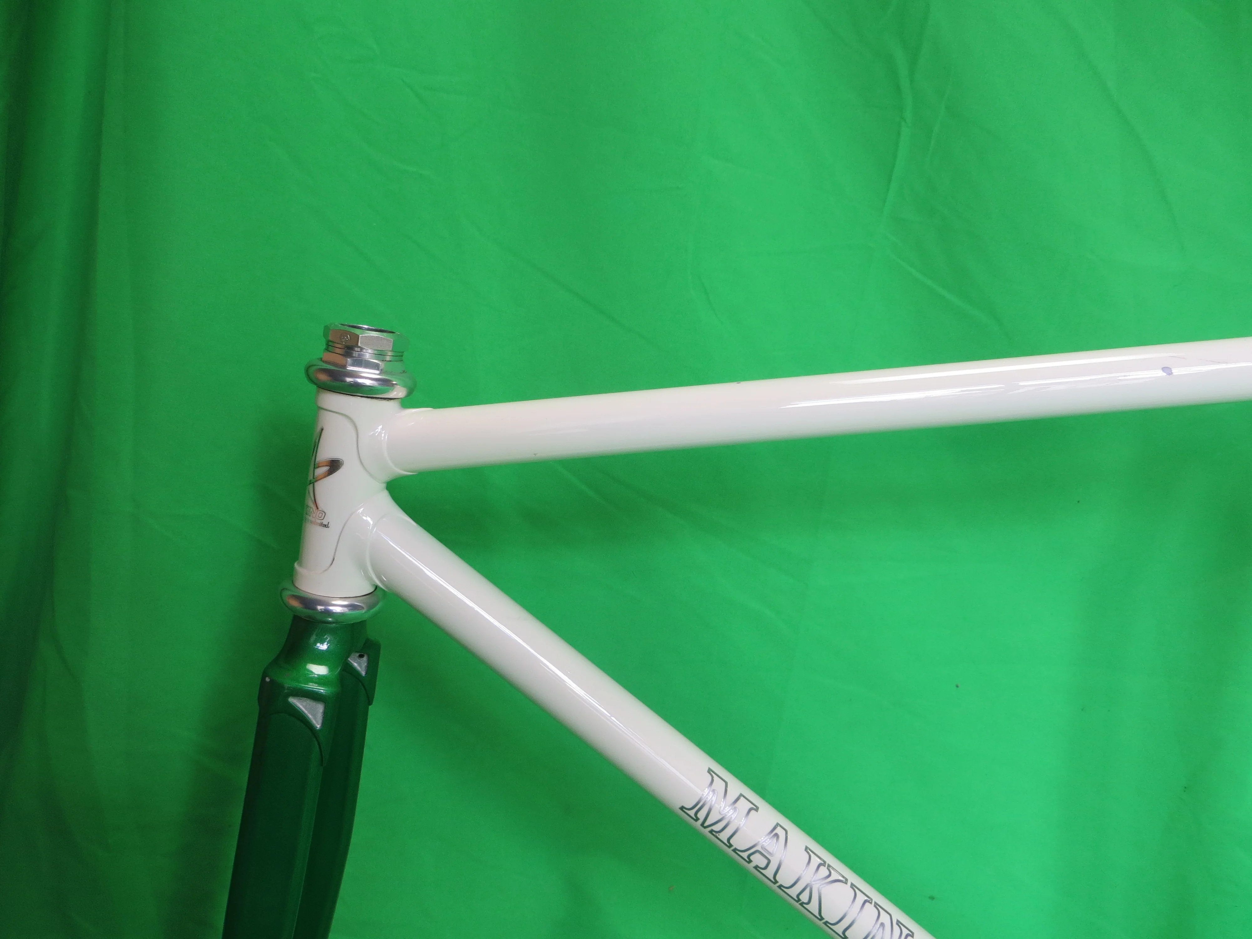 Makino // White / Green Metallic // 47.5cm - Image 4