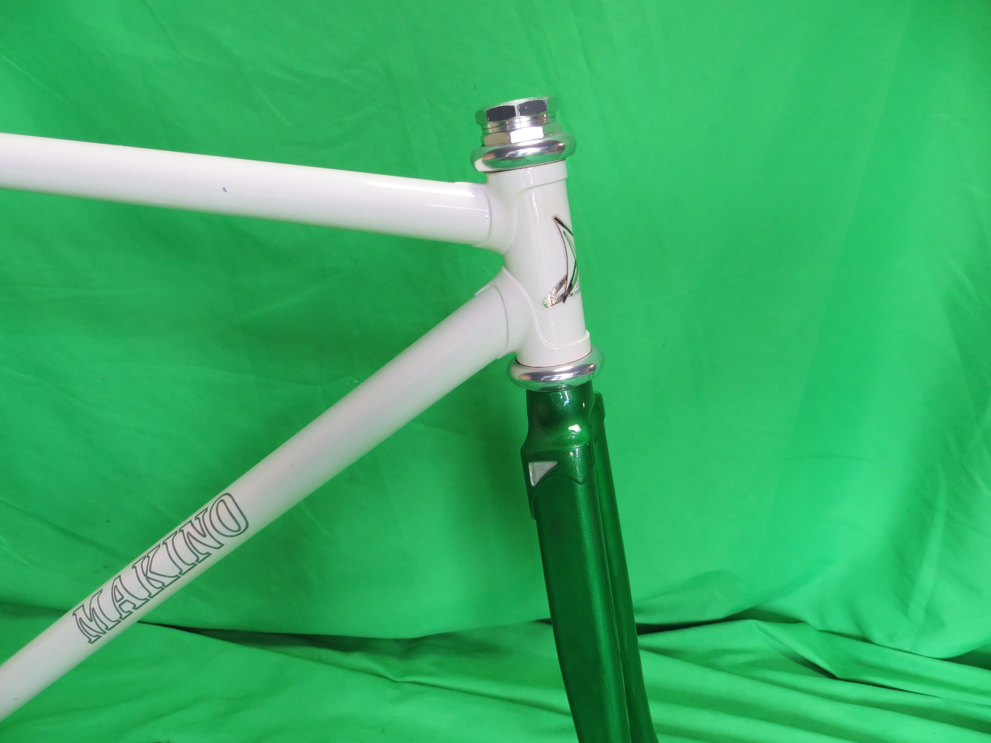 Makino // White / Green Metallic // 47.5cm - Image 9