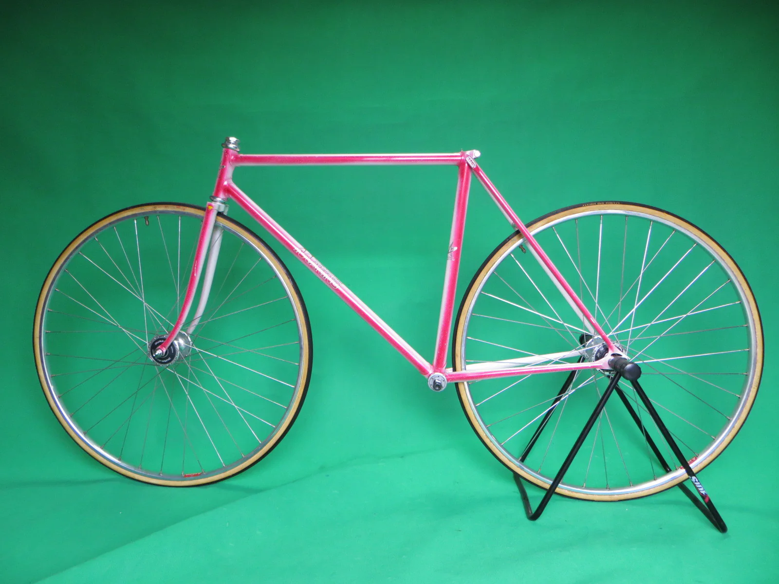 MAKINO // White-red fade with rainbow flake // 50.5cm - Image 2