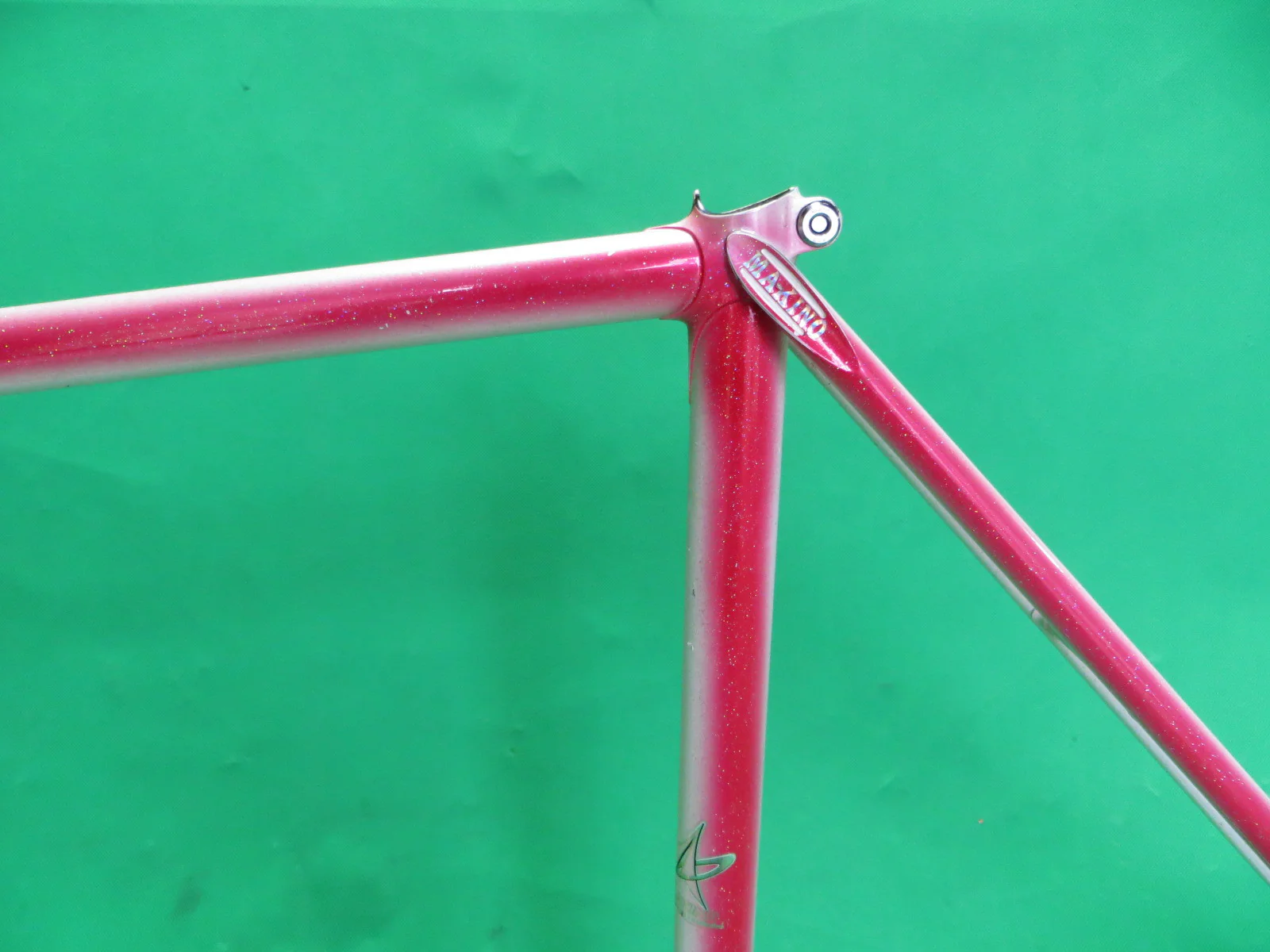 MAKINO // White-red fade with rainbow flake // 50.5cm - Image 6
