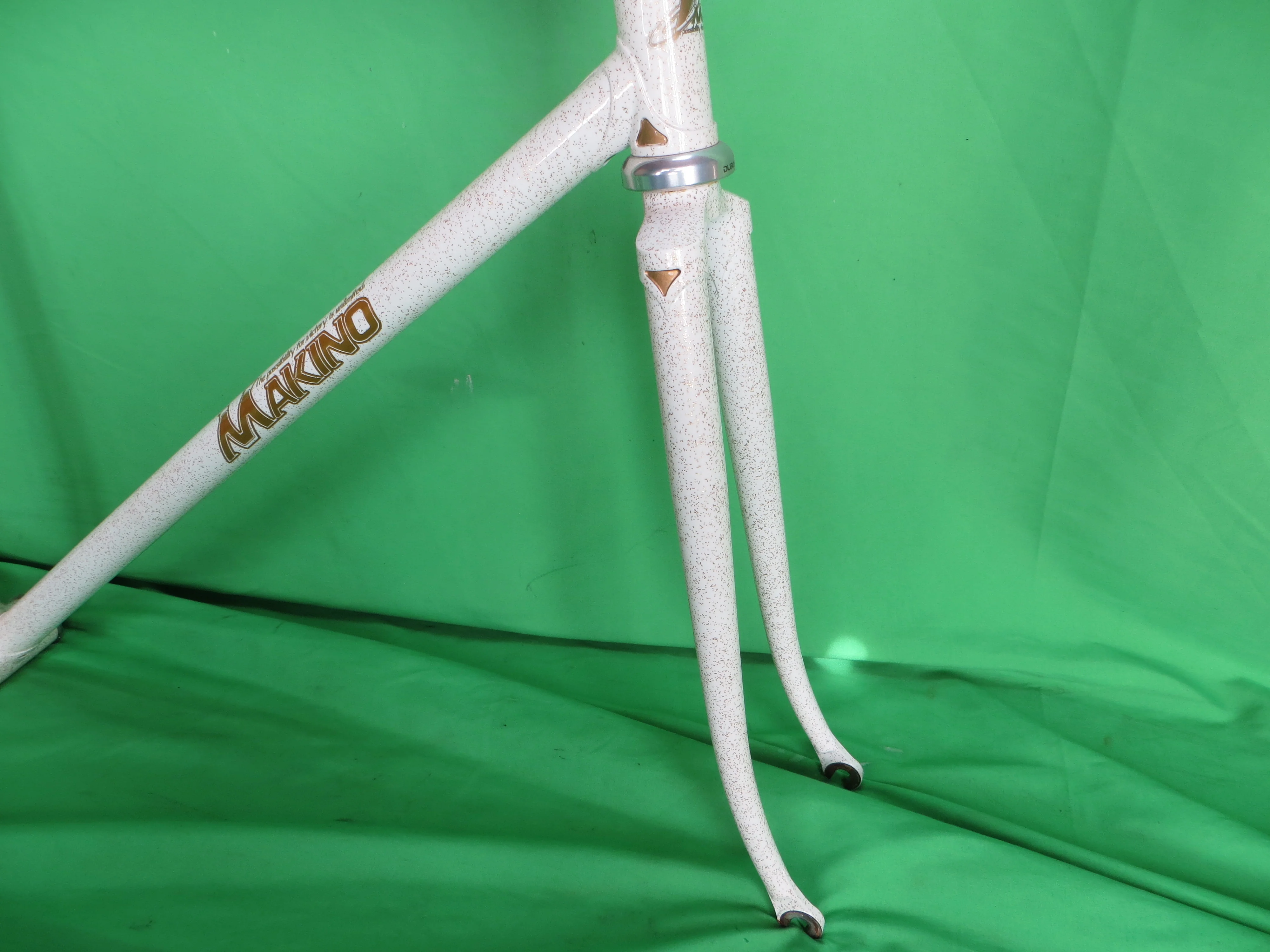 Makino // White with Gold Flake // 52.5cm - Image 10