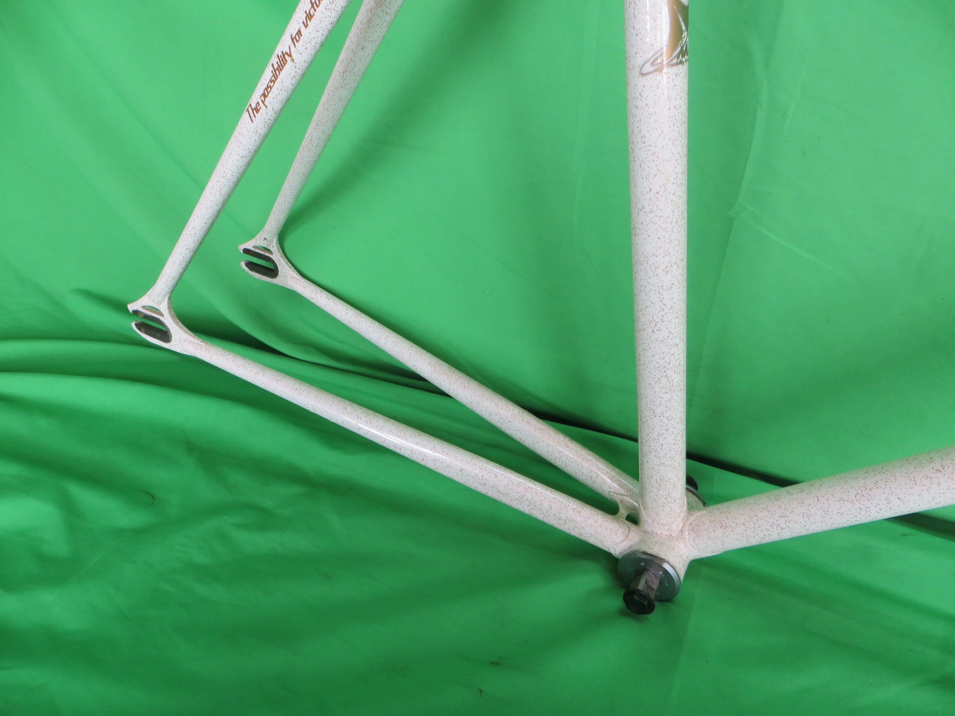 Makino // White with Gold Flake // 52.5cm - Image 14