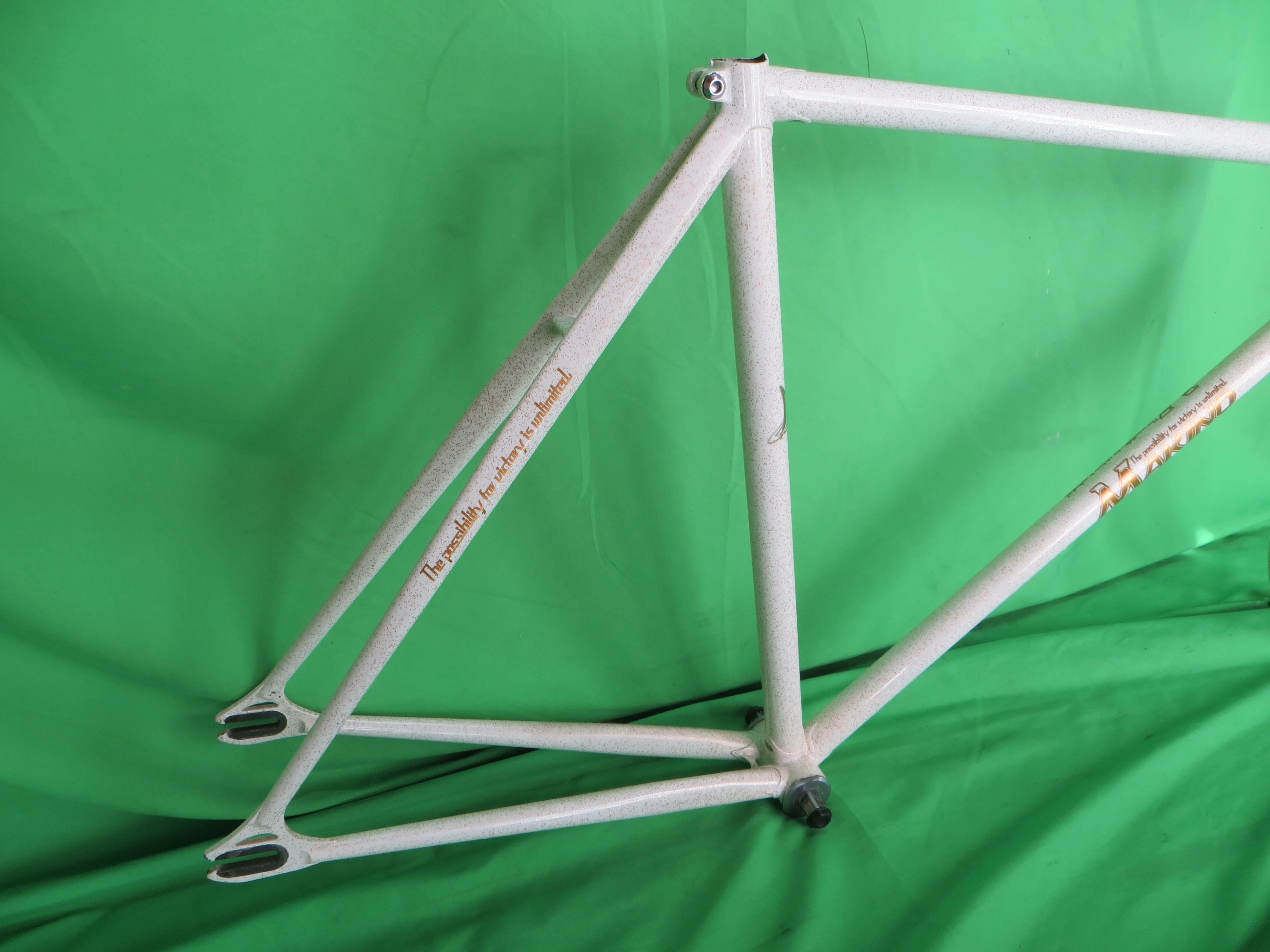 Makino // White with Gold Flake // 52.5cm - Image 15