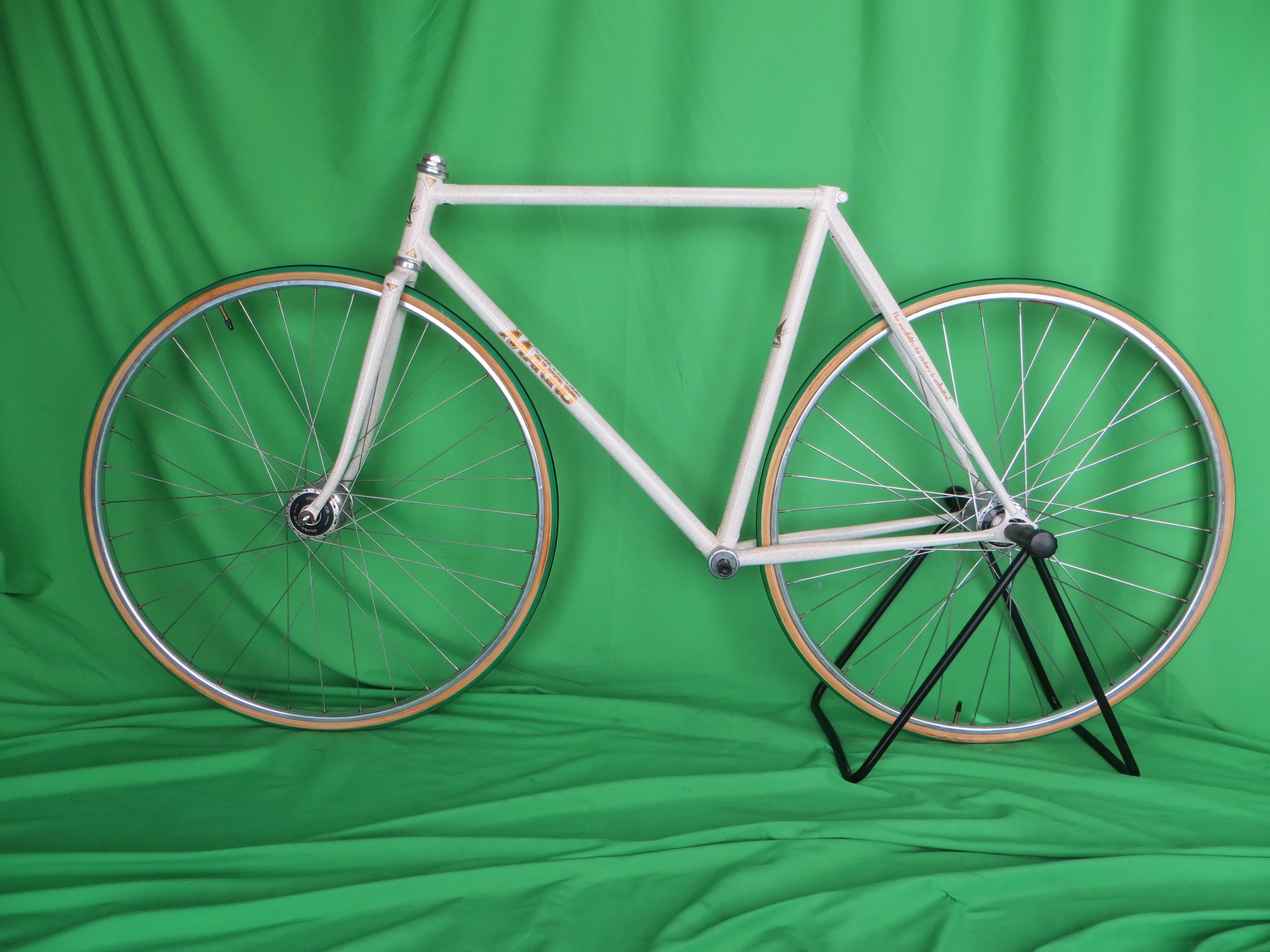 Makino // White with Gold Flake // 52.5cm - Image 16