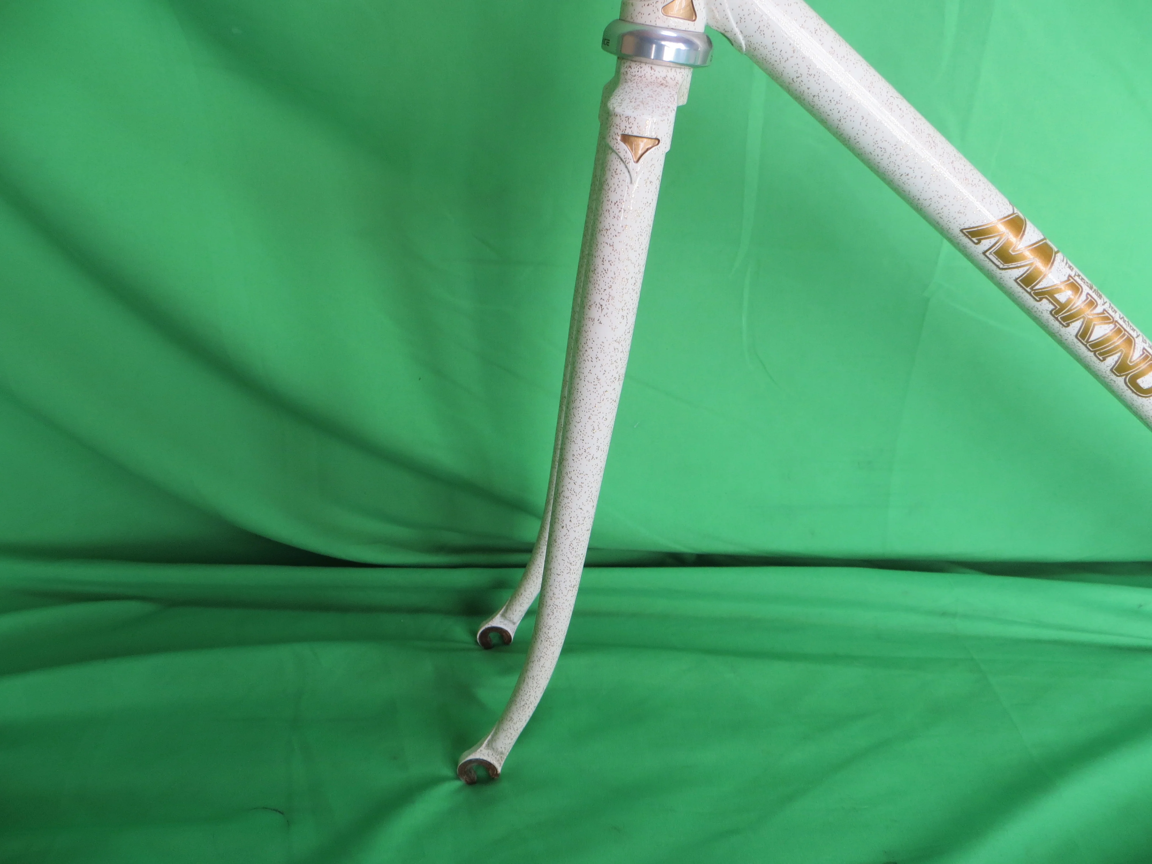 Makino // White with Gold Flake // 52.5cm - Image 3