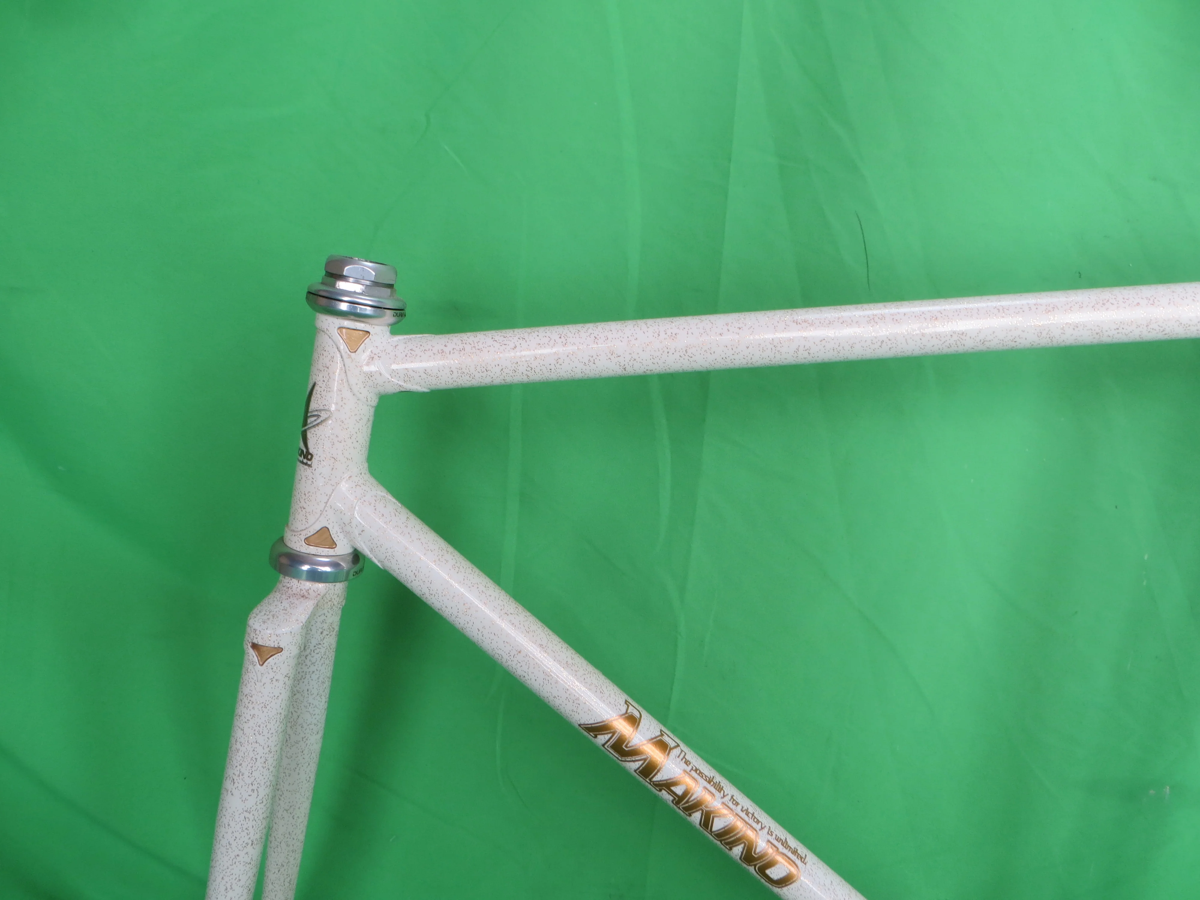 Makino // White with Gold Flake // 52.5cm - Image 4