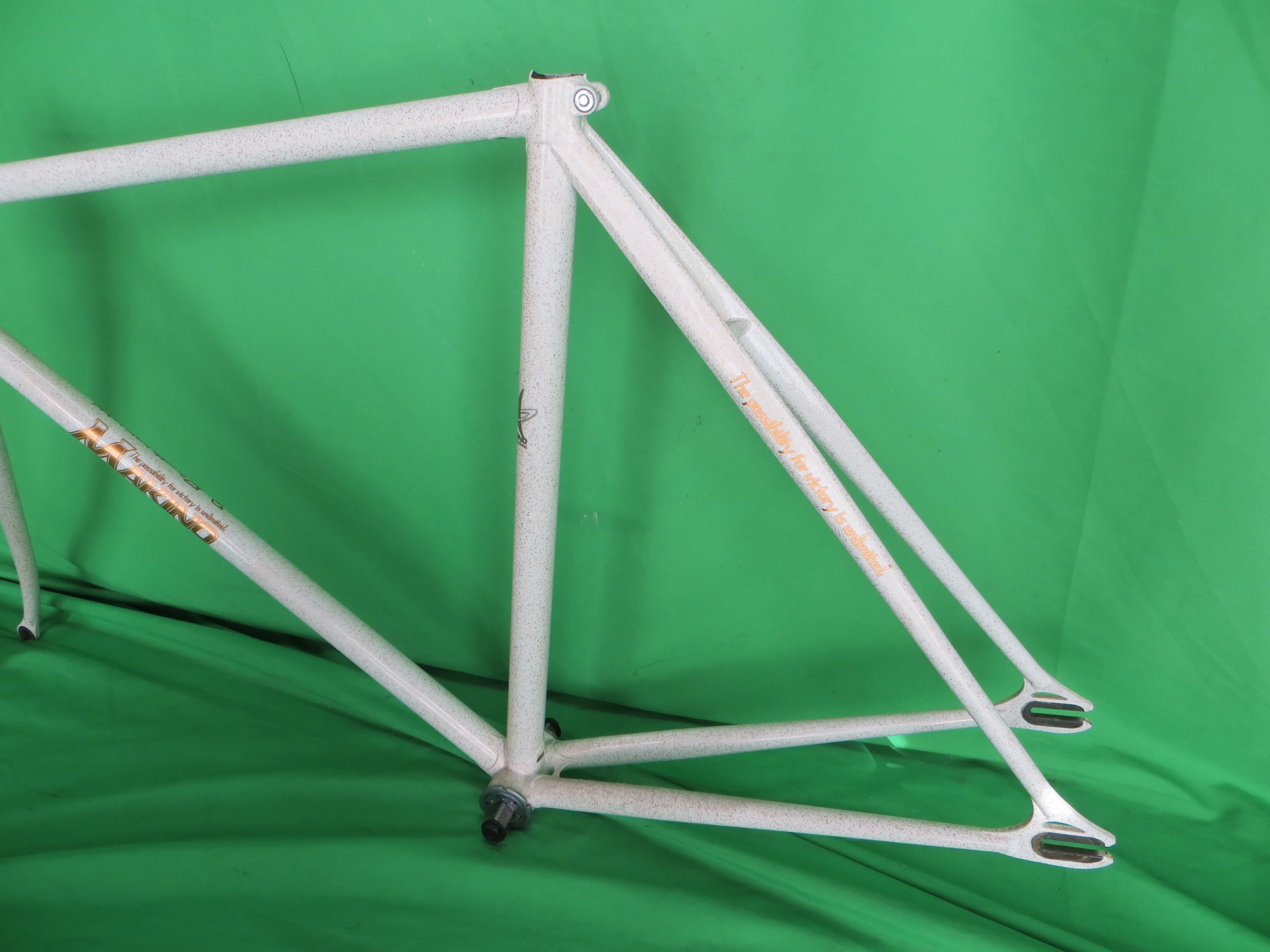 Makino // White with Gold Flake // 52.5cm - Image 8