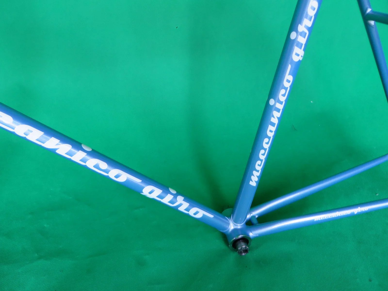 Meccanico Giro Greyish-Blue Factory Refinished {52.5cm} - Image 6