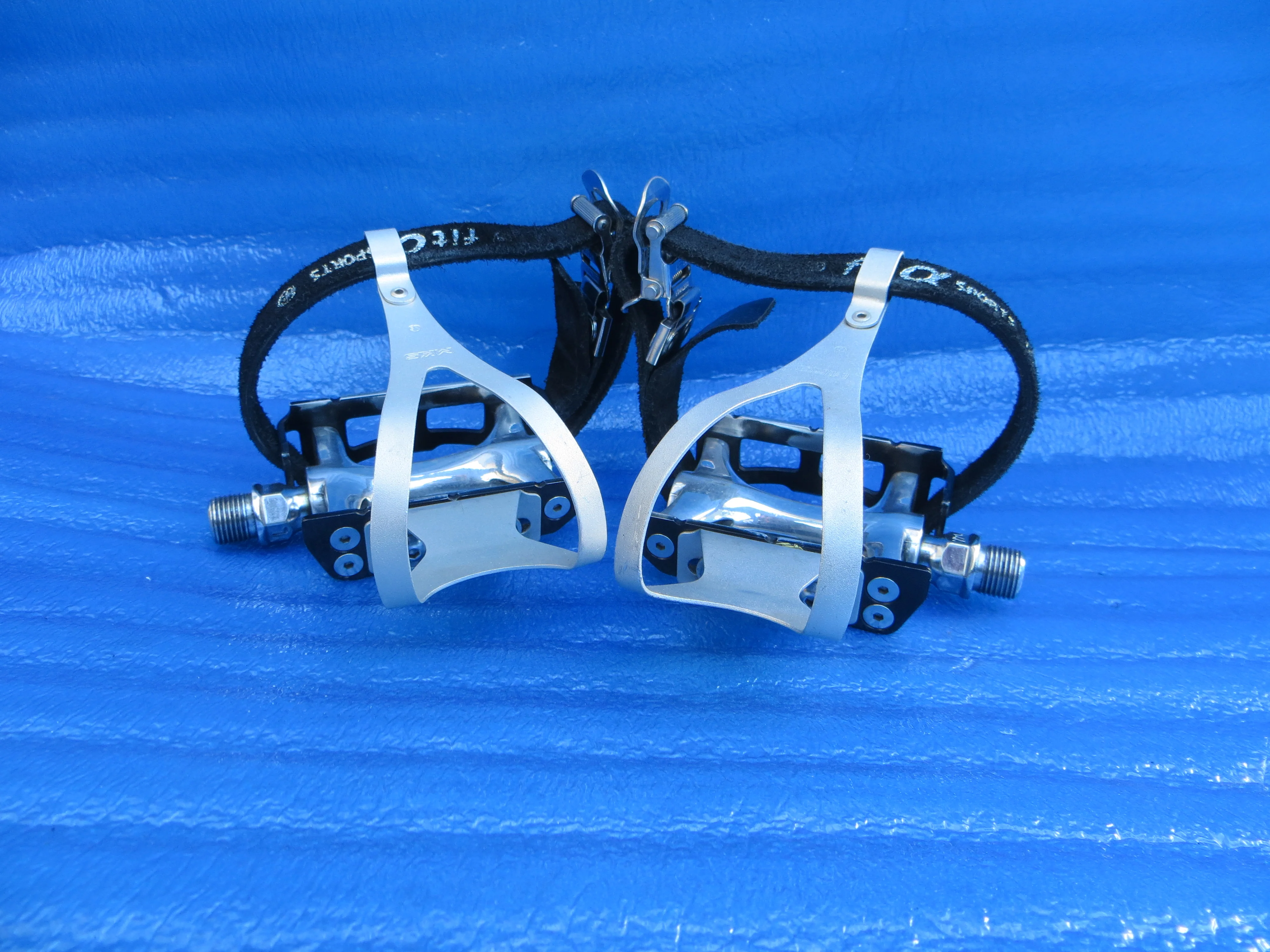 MKS Custom Nuevo NJS Pedals , MKS NJS M-size AA Clips and MKS Fit-alfa NJS Toe Straps (26011016) - Image 2