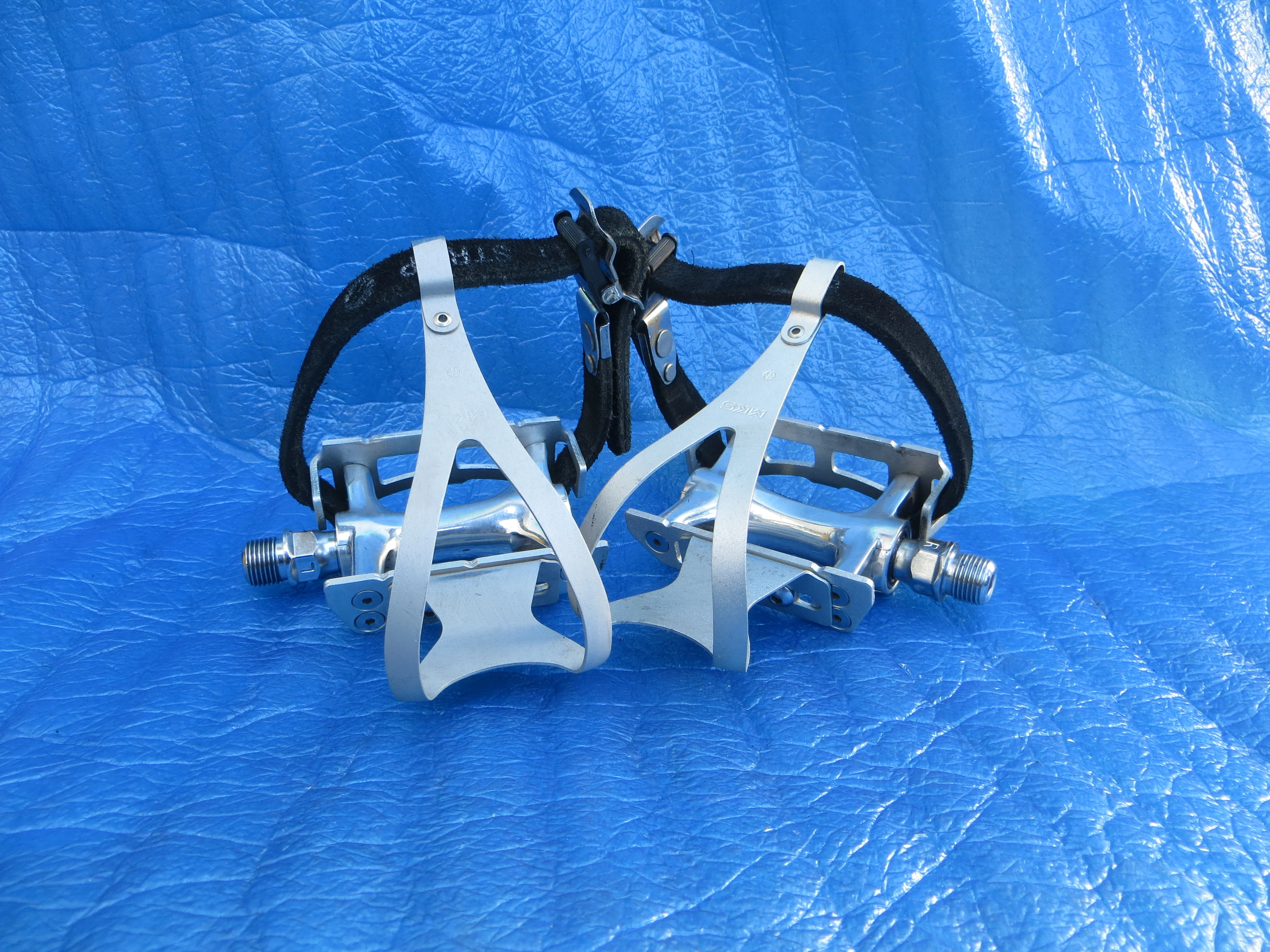 MKS Royal Nuevo NJS Pedals , MKS NJS M-size AA Clips and Toshi NJS Toe Straps (25120708) - Image 2
