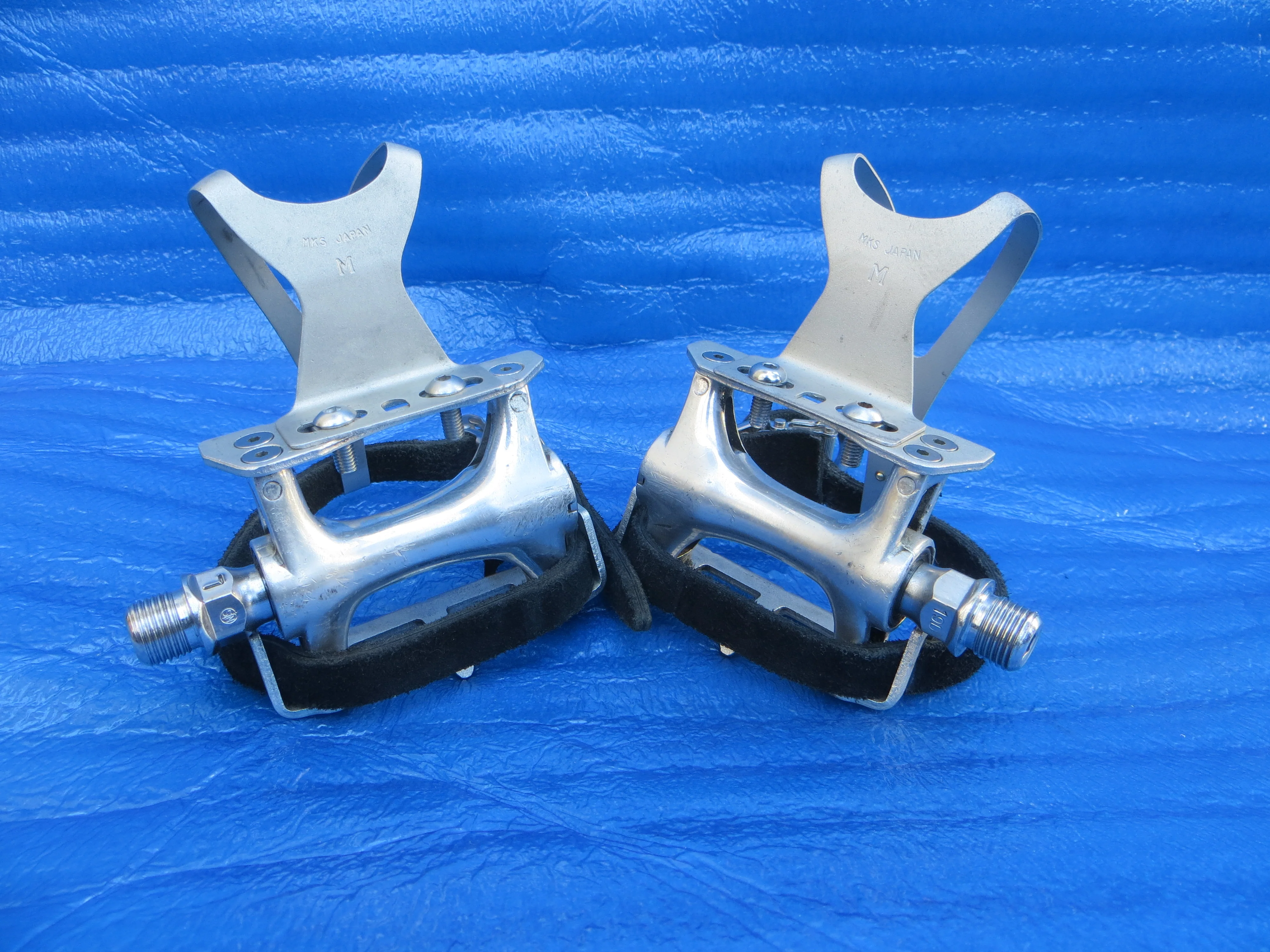 MKS Royal Nuevo NJS Pedals , MKS NJS M-size AA Clips and Toshi NJS Toe Straps (26011306) - Image 3