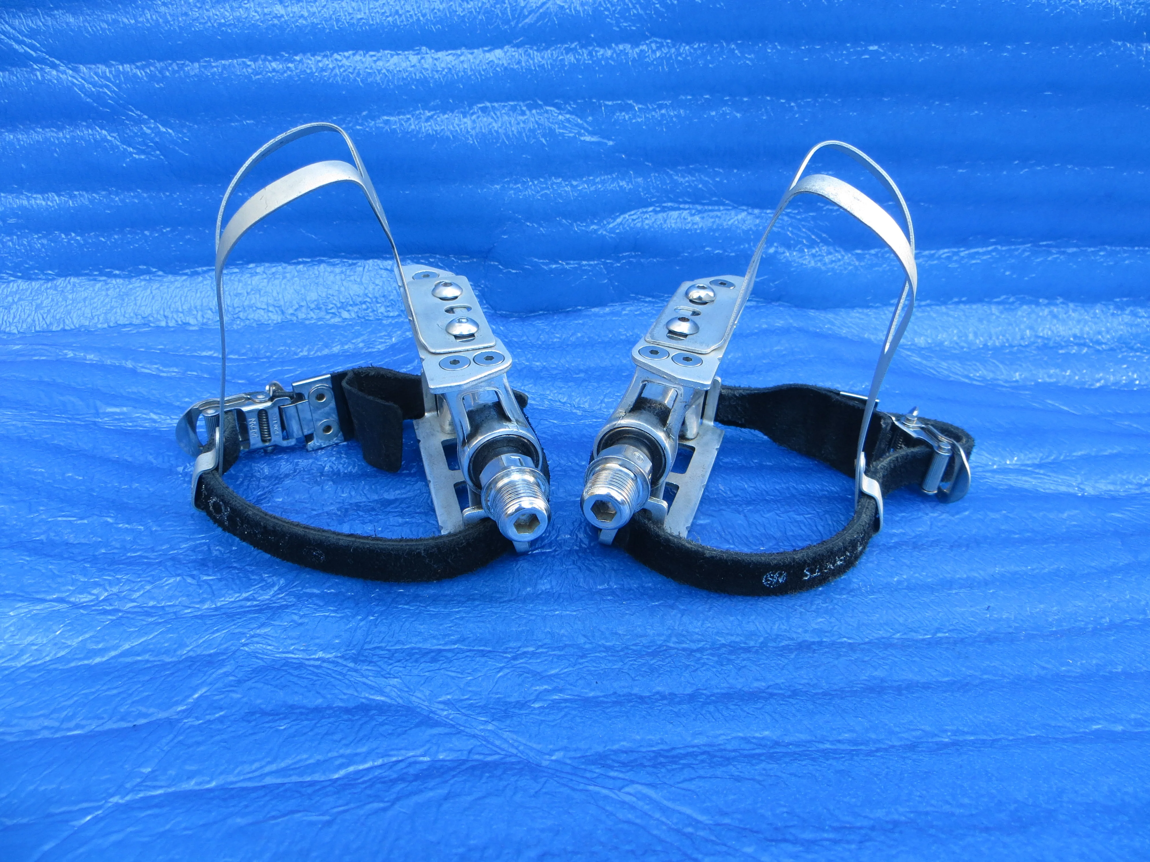 MKS Royal Nuevo NJS Pedals , MKS NJS M-size AA Clips and Toshi NJS Toe Straps (26011306) - Image 5