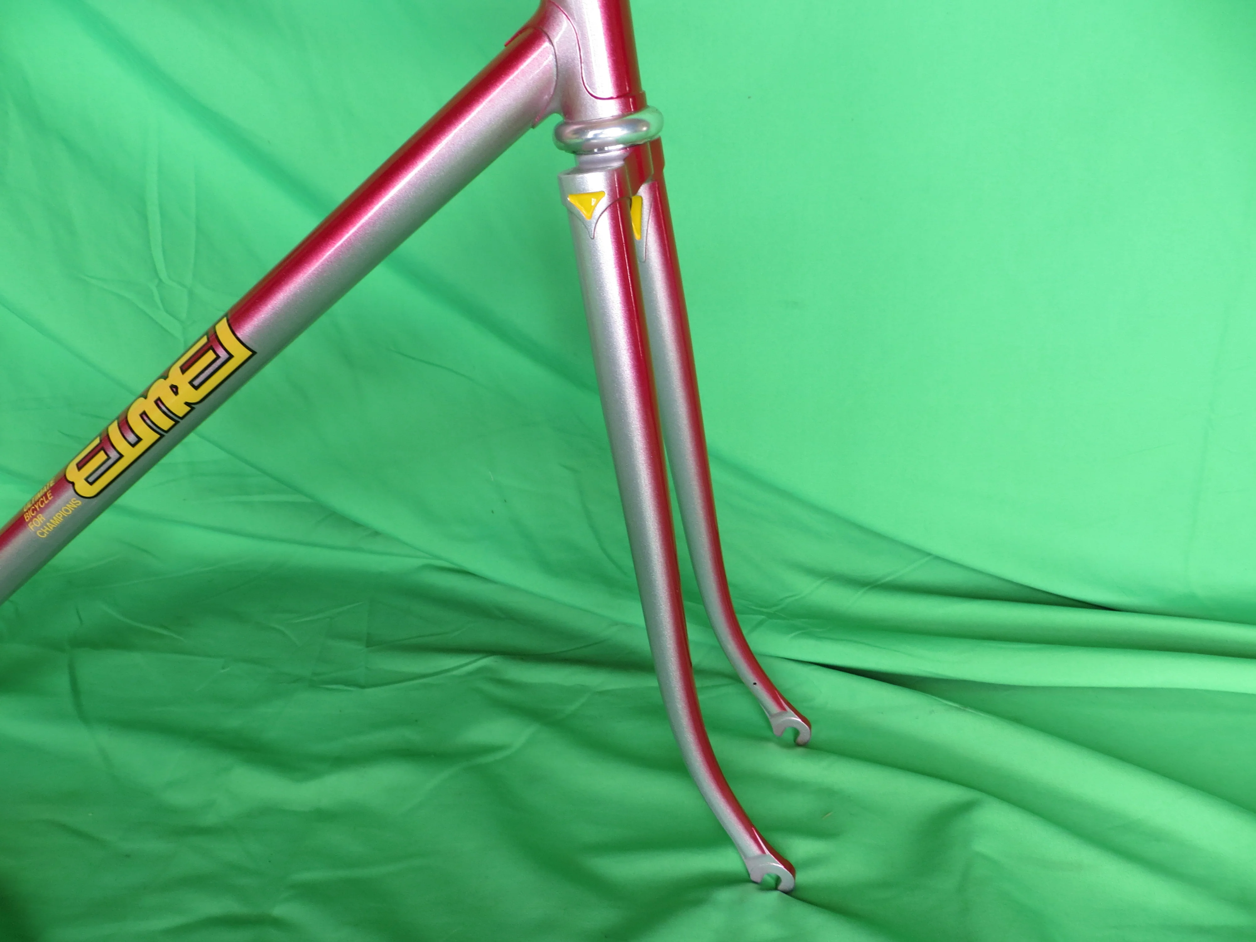 Never Used! /  EIMEI // Red / Silver Fade // 57.5cm - Image 10