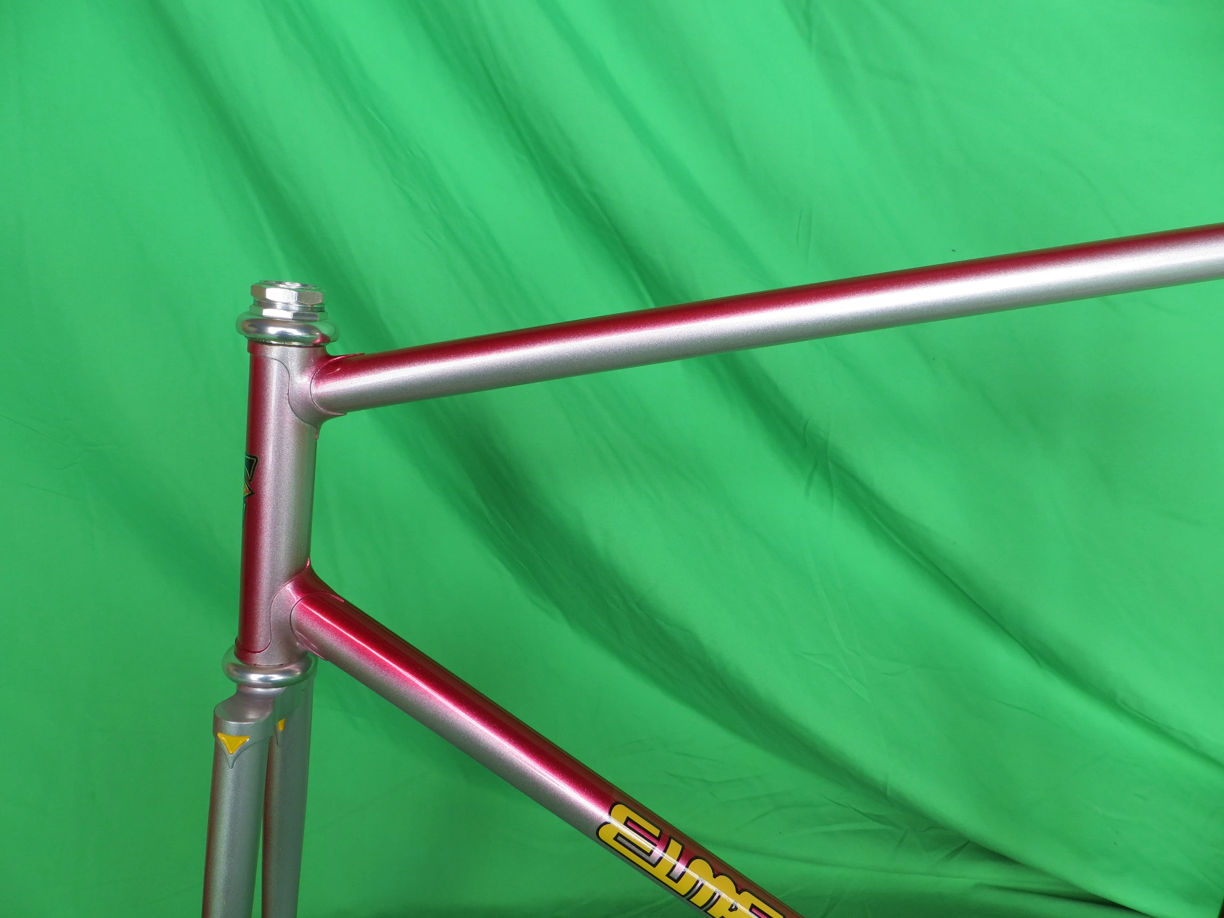Never Used! /  EIMEI // Red / Silver Fade // 57.5cm - Image 4