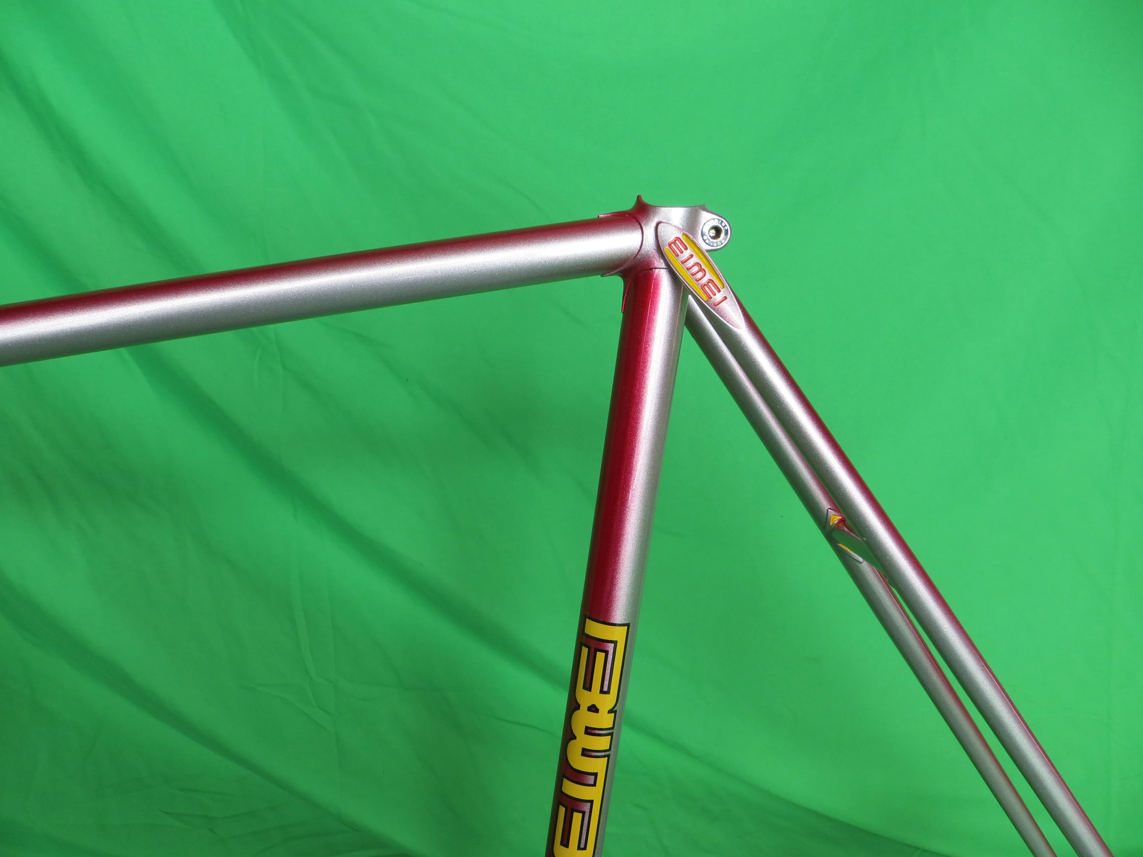 Never Used! /  EIMEI // Red / Silver Fade // 57.5cm - Image 5
