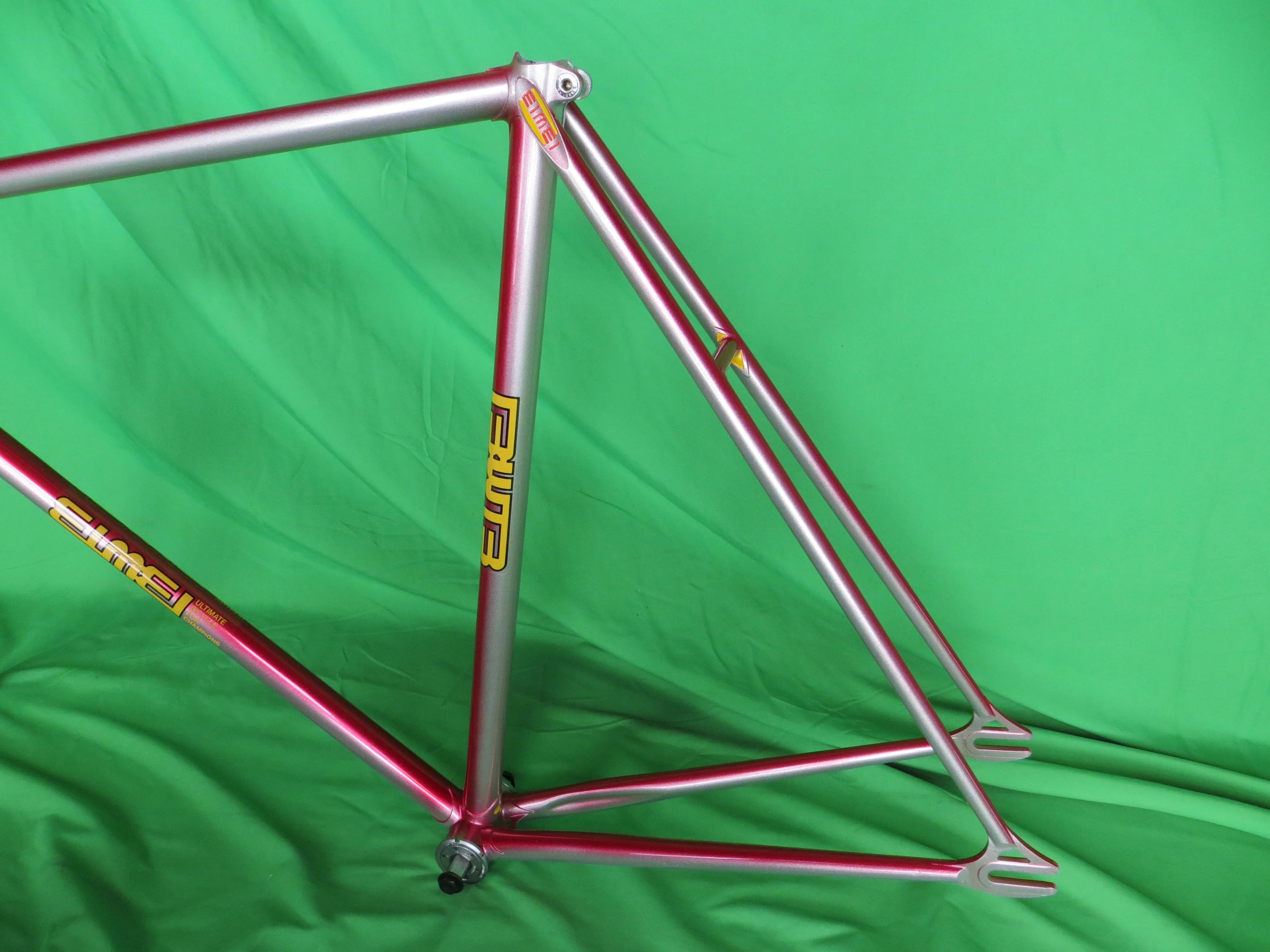 Never Used! /  EIMEI // Red / Silver Fade // 57.5cm - Image 8